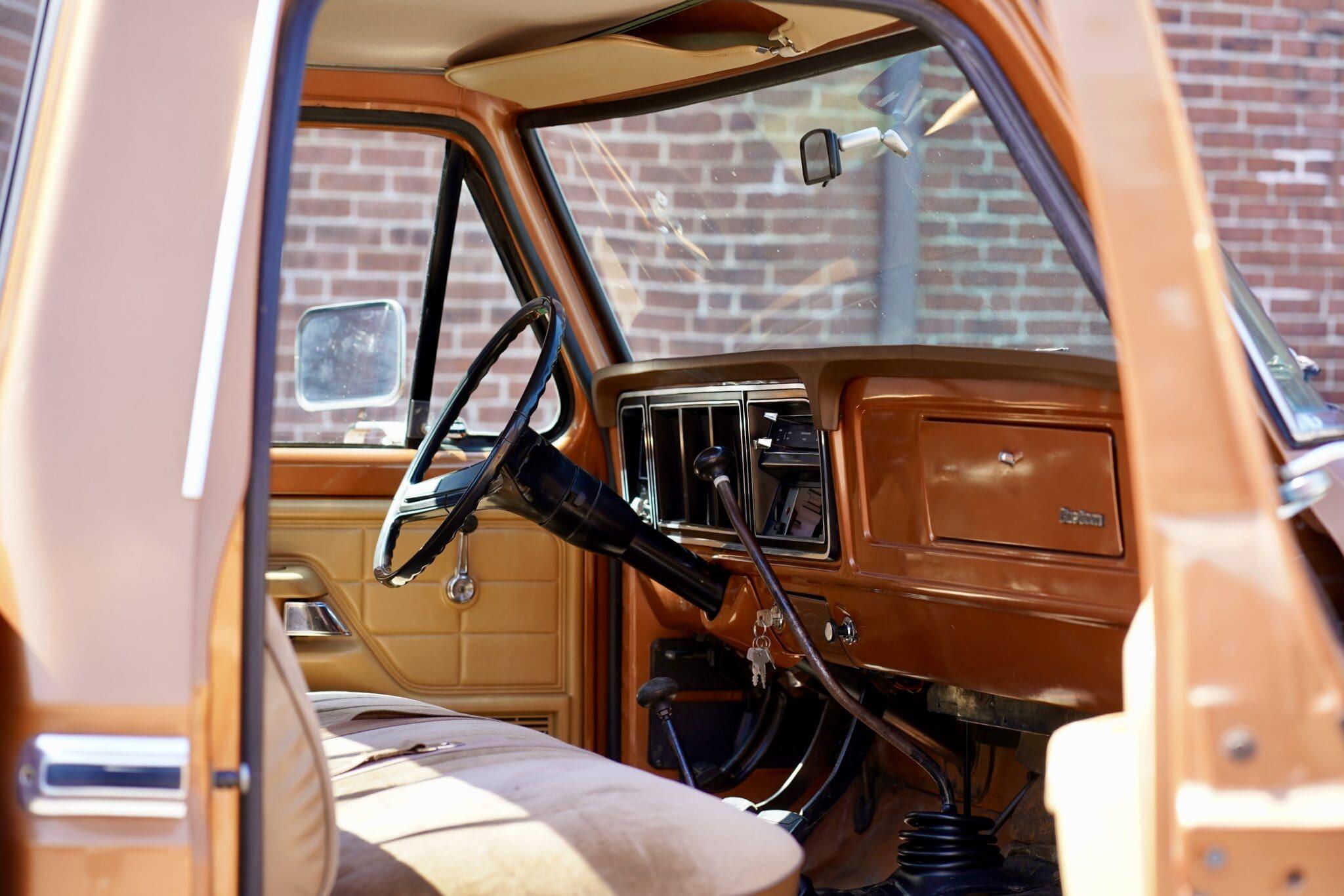 1975 Ford F-250 Custom 4×4 Highboy Explorer
