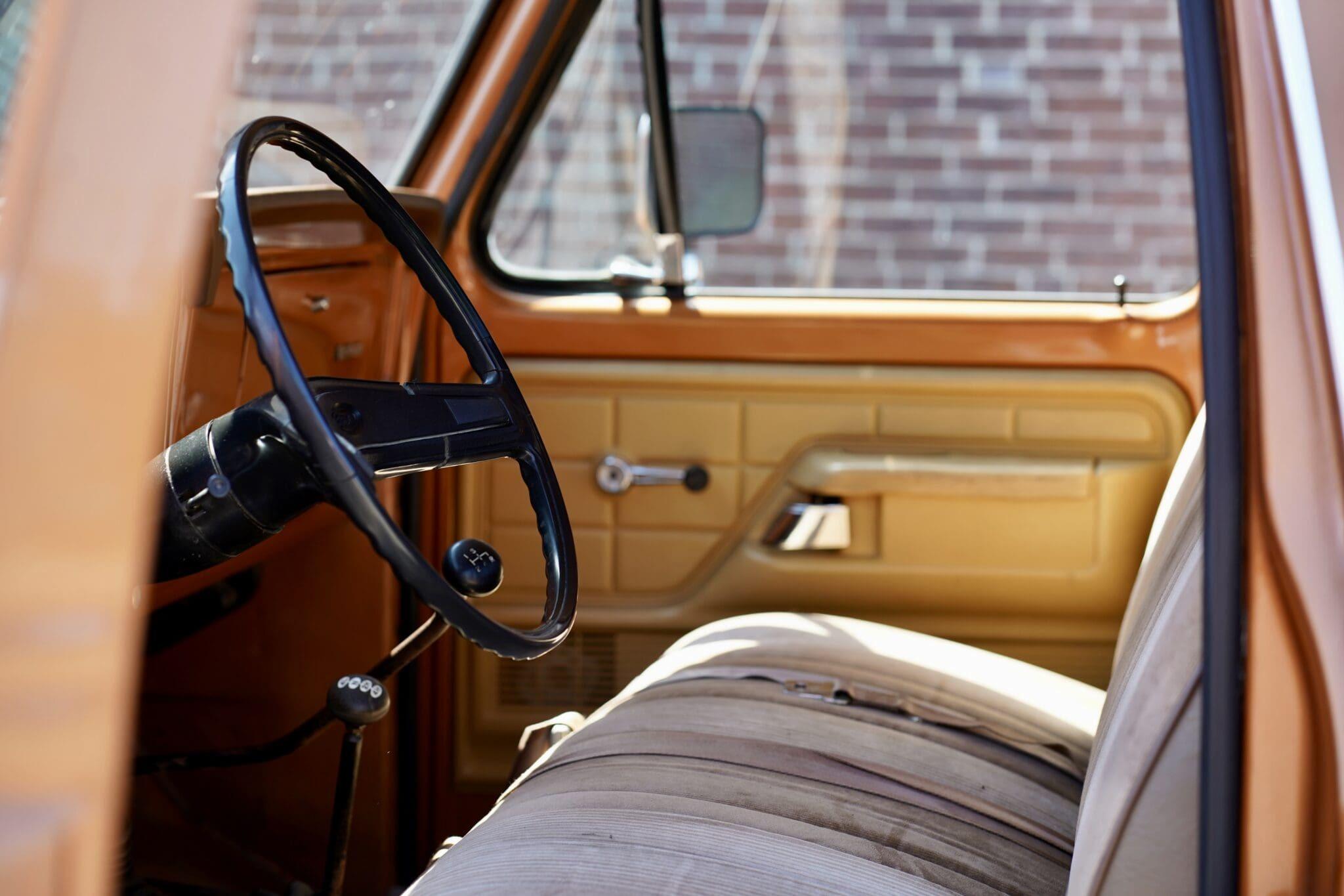 1975 Ford F-250 Custom 4×4 Highboy Explorer