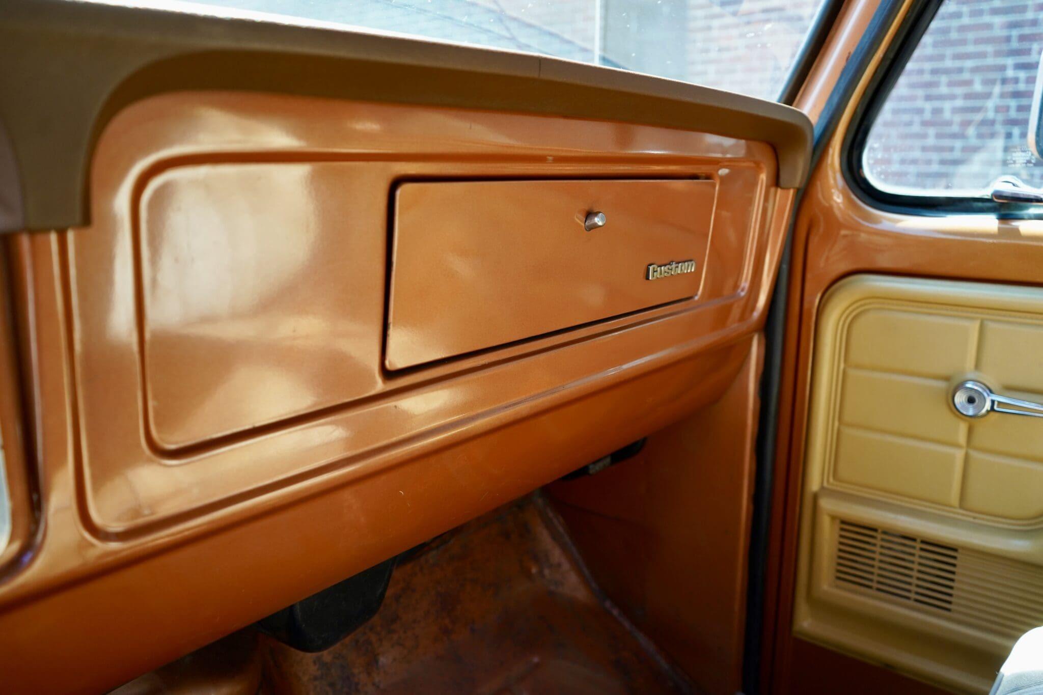 1975 Ford F-250 Custom 4×4 Highboy Explorer