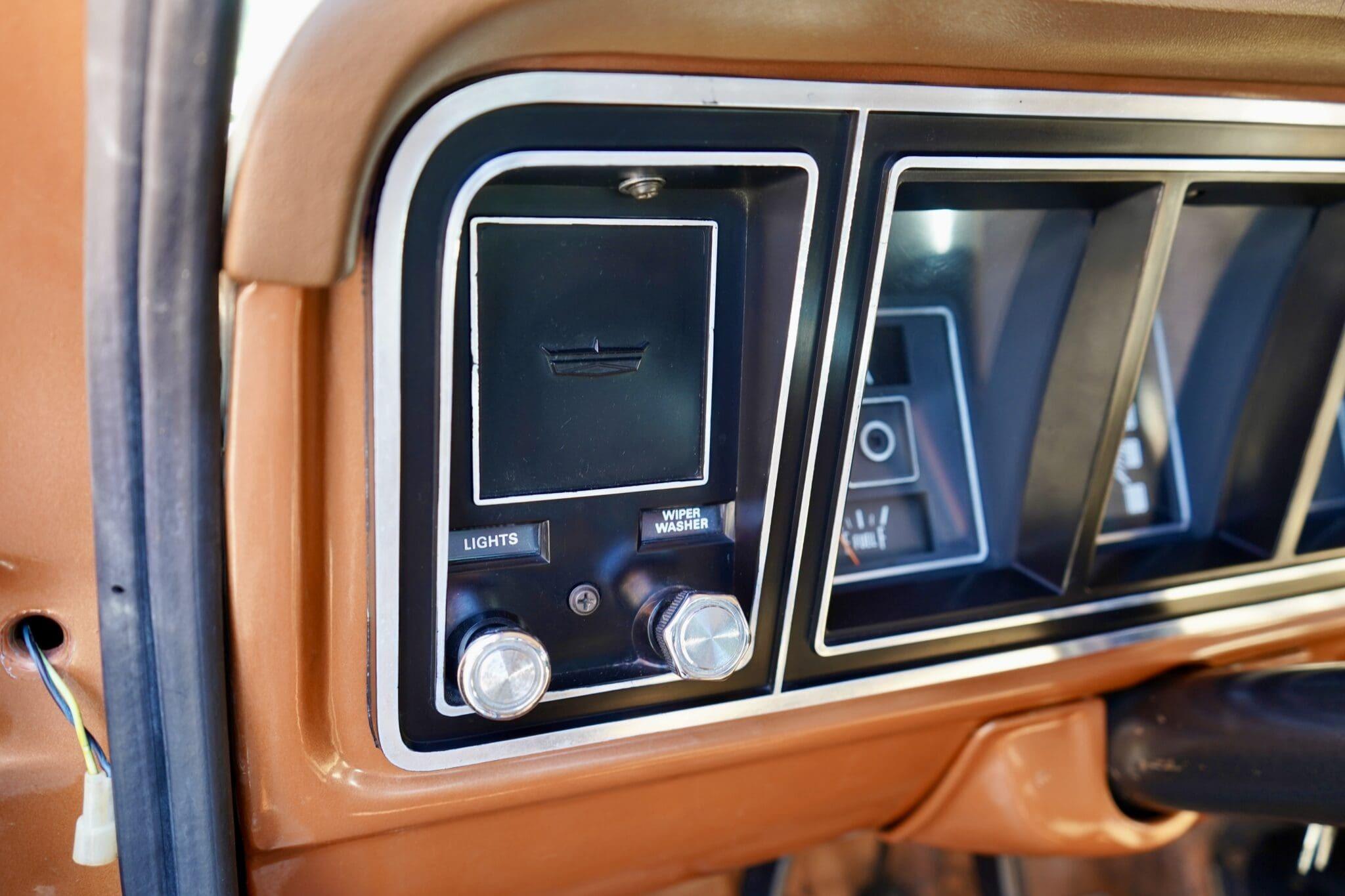 1975 Ford F-250 Custom 4×4 Highboy Explorer