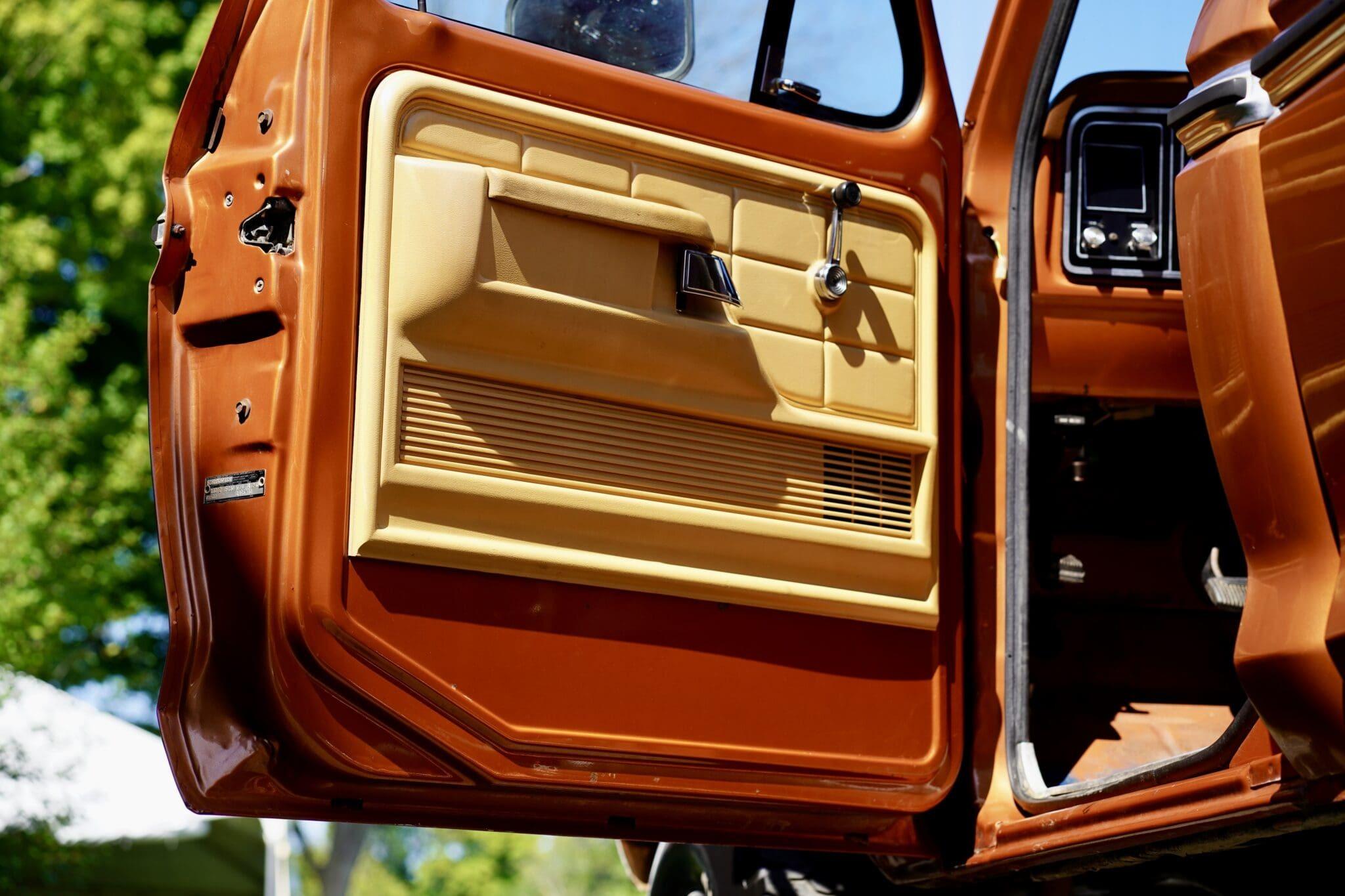 1975 Ford F-250 Custom 4×4 Highboy Explorer