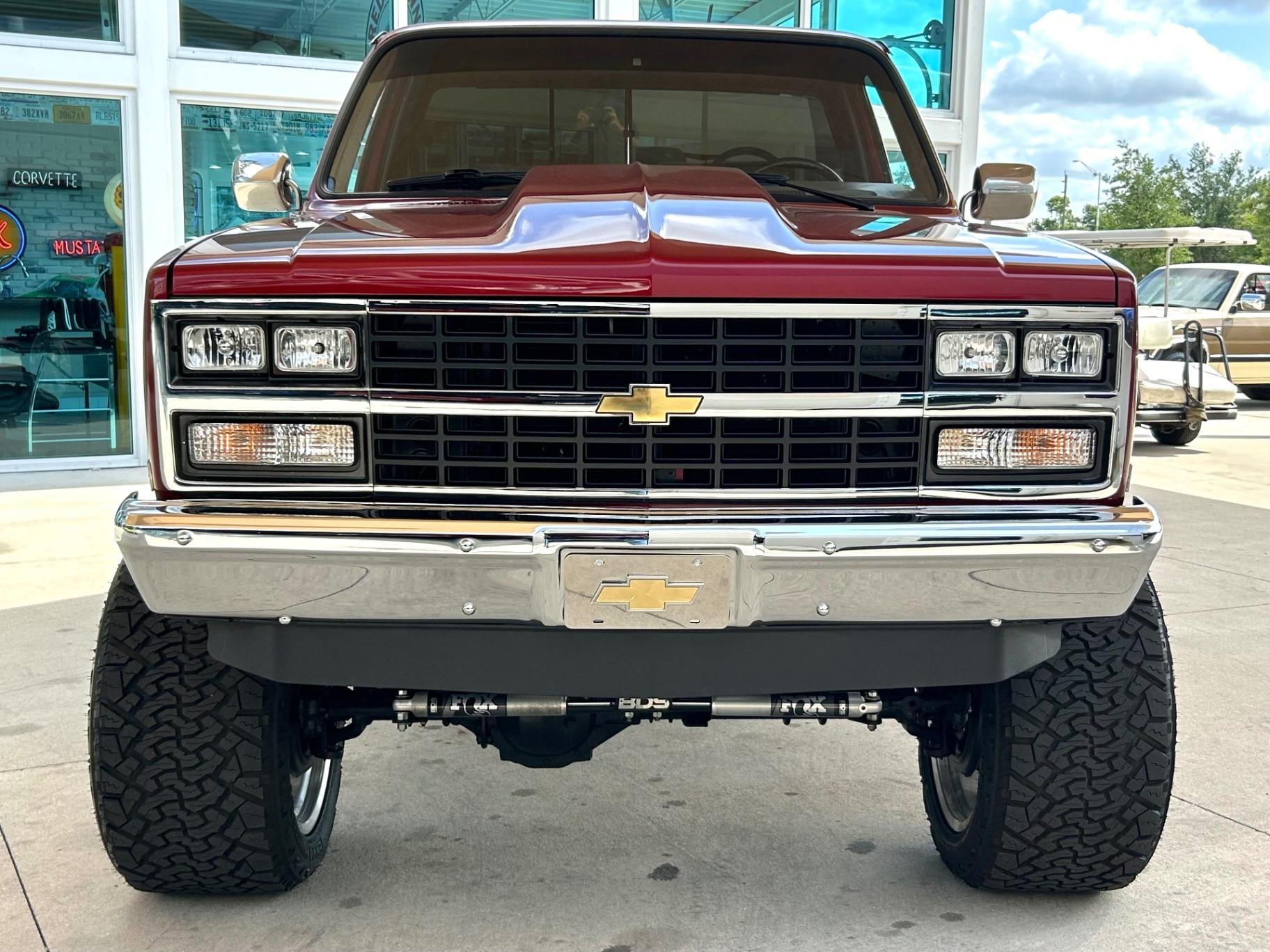 1987 Chevrolet V-10 - 2