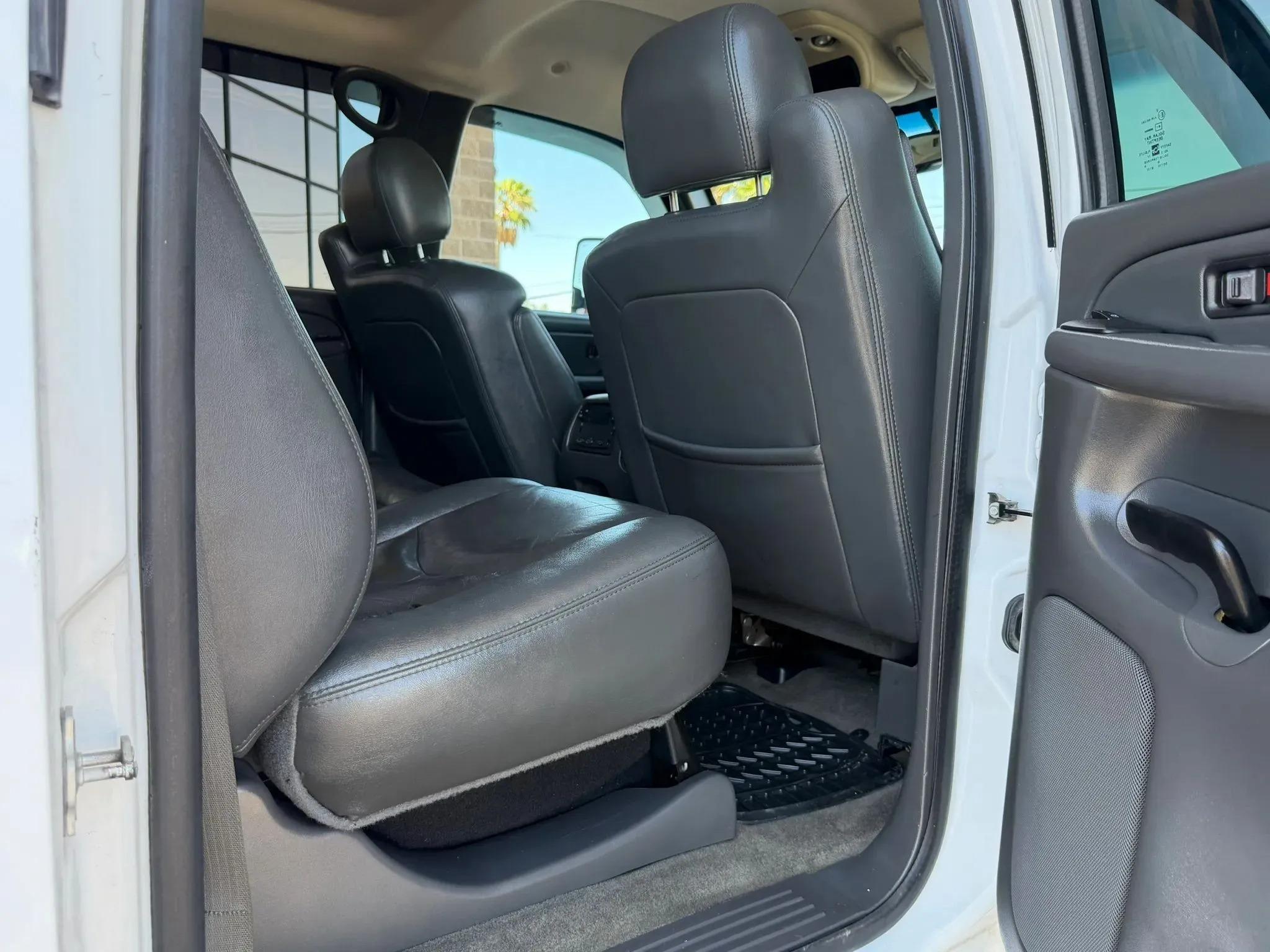 2004 Chevrolet Silverado 2500HD LT