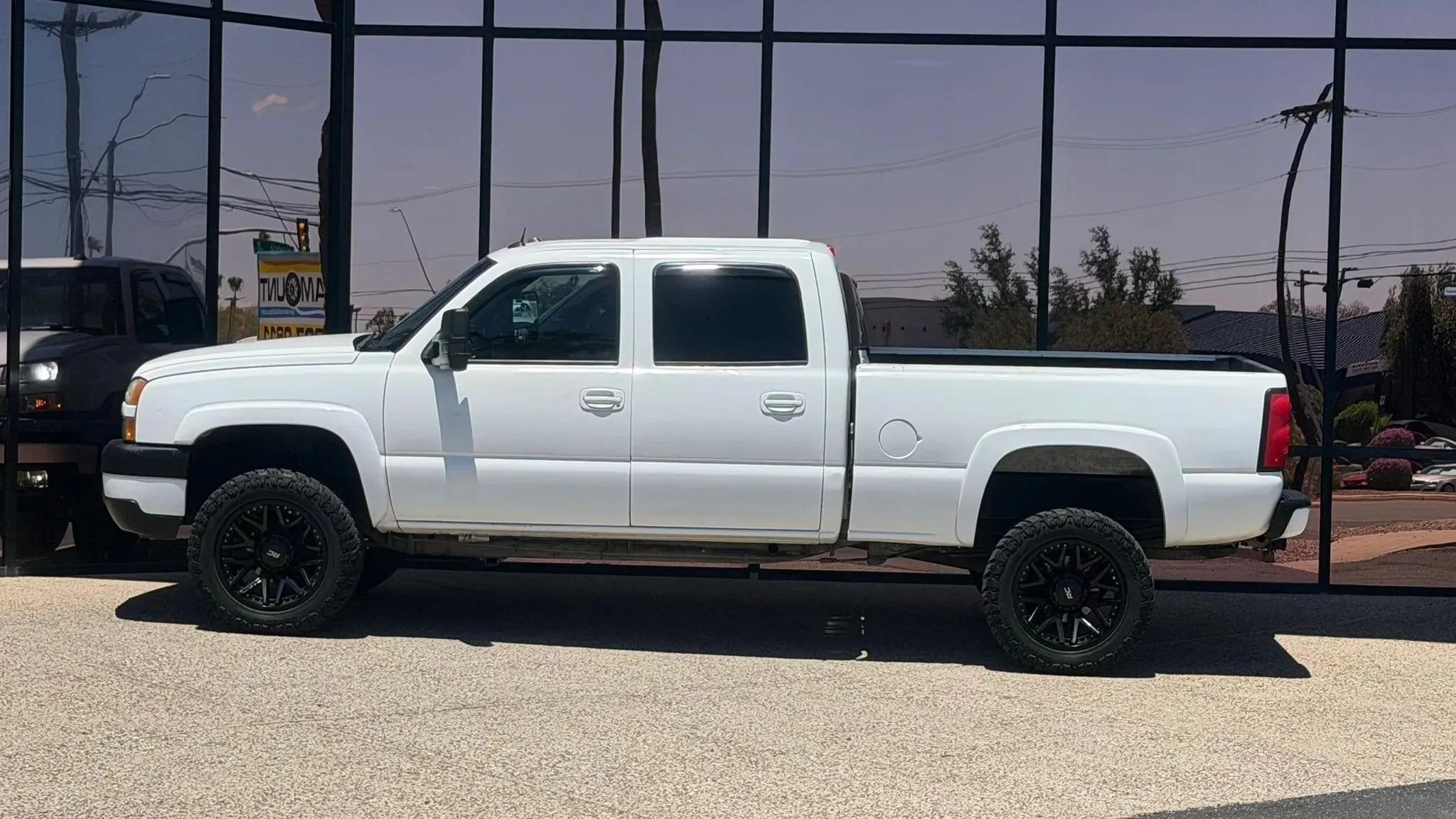 2004 Chevrolet Silverado 2500HD LT - 5