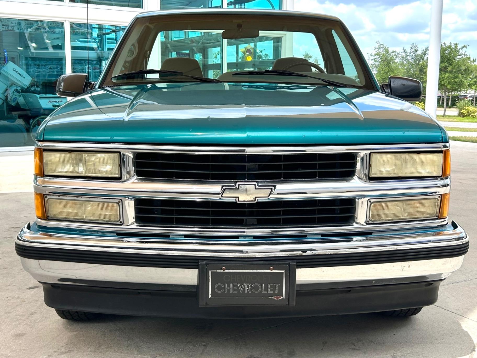1995 Chevrolet 1500 Cheyenne - 2