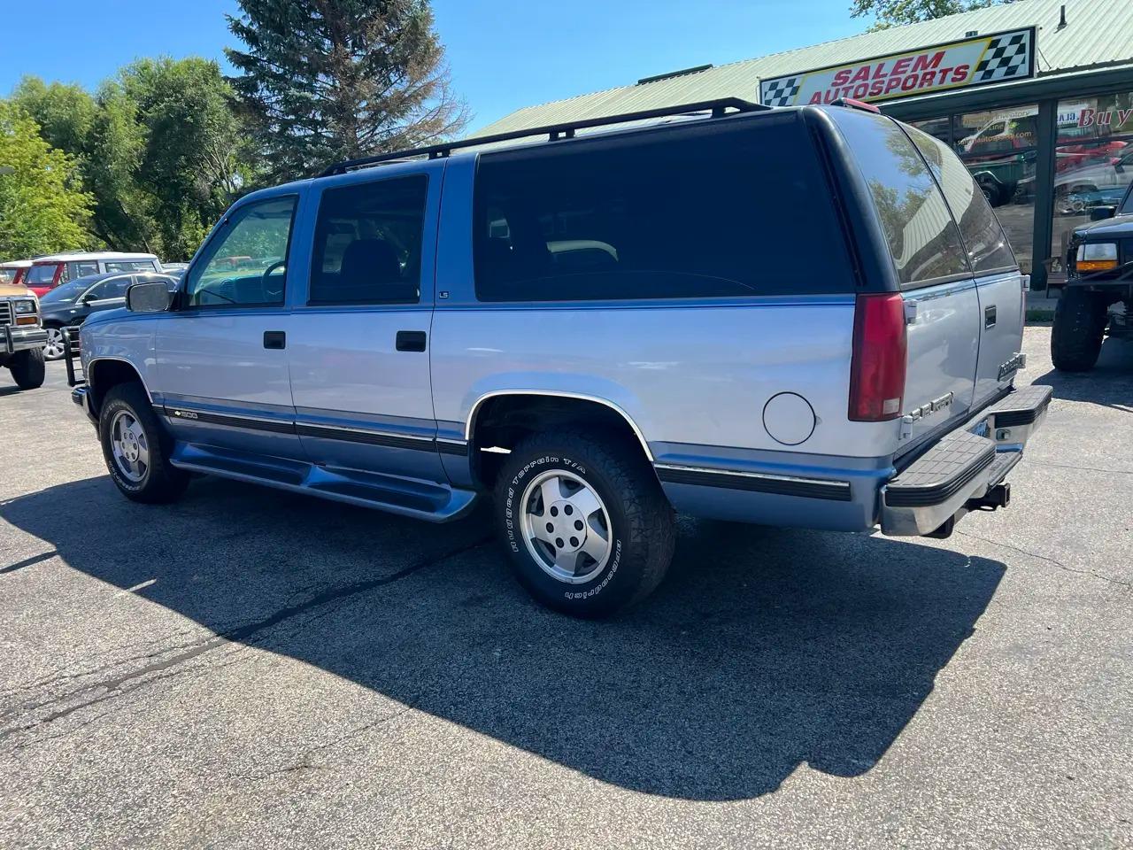 1995 Chevrolet Suburban 1500 4WD - 5