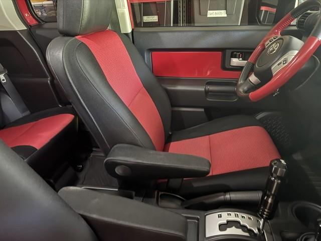 2012 Toyota FJ Cruiser Train Teams Edition