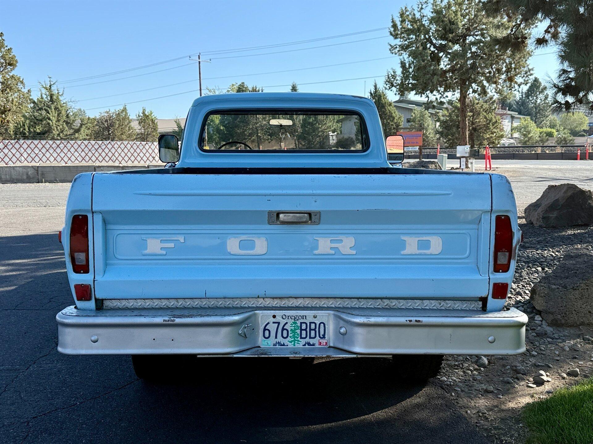 1972 Ford F-250 Camper Special - 5