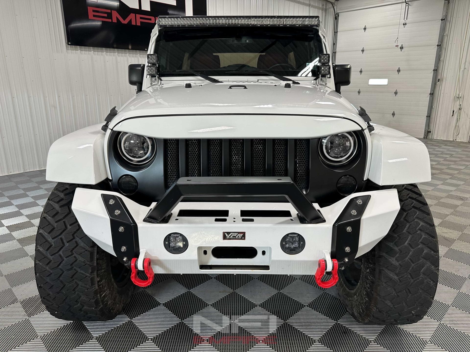 2016 Jeep Wrangler Unlimited Sahara - 4