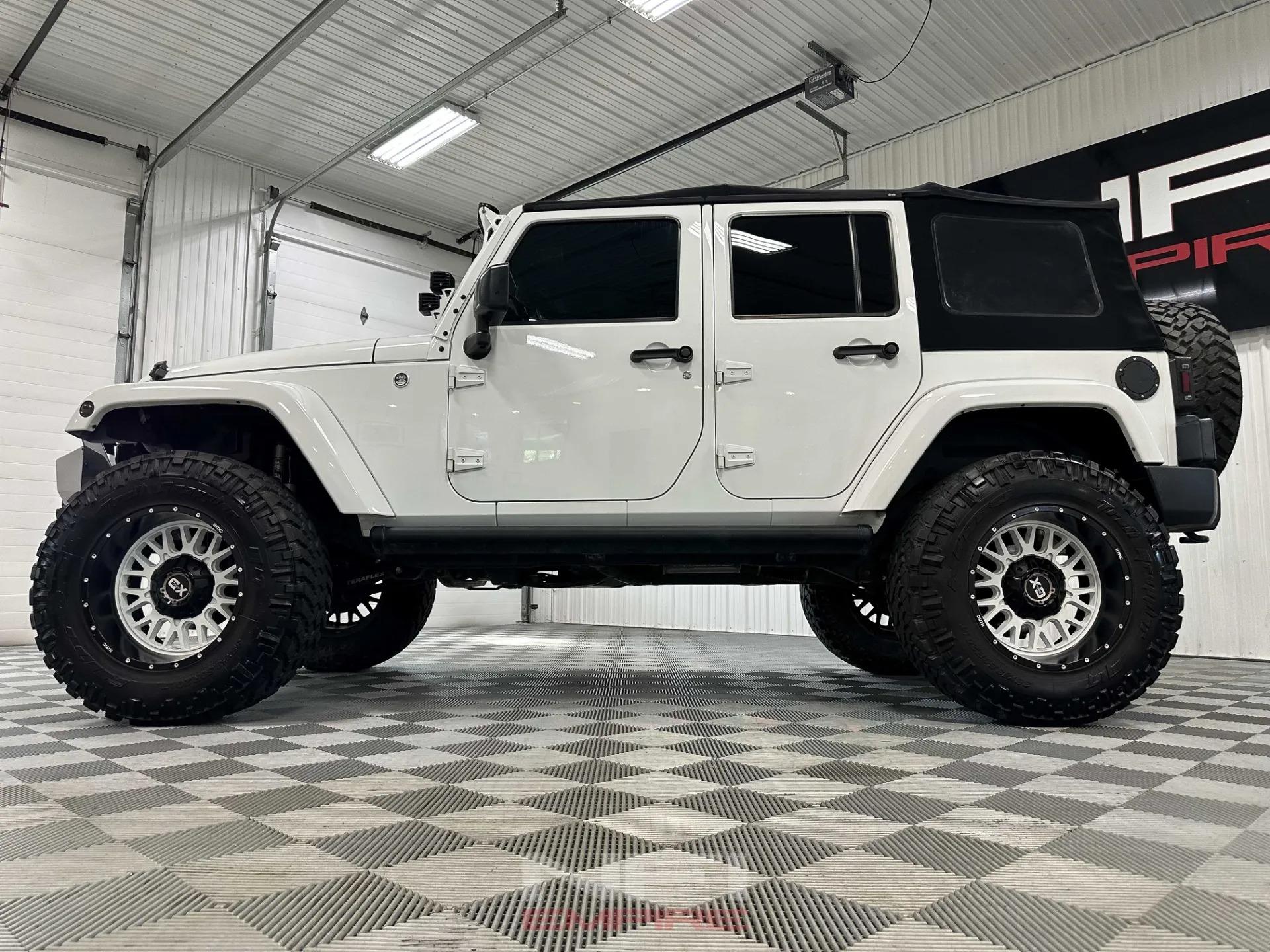 2016 Jeep Wrangler Unlimited Sahara