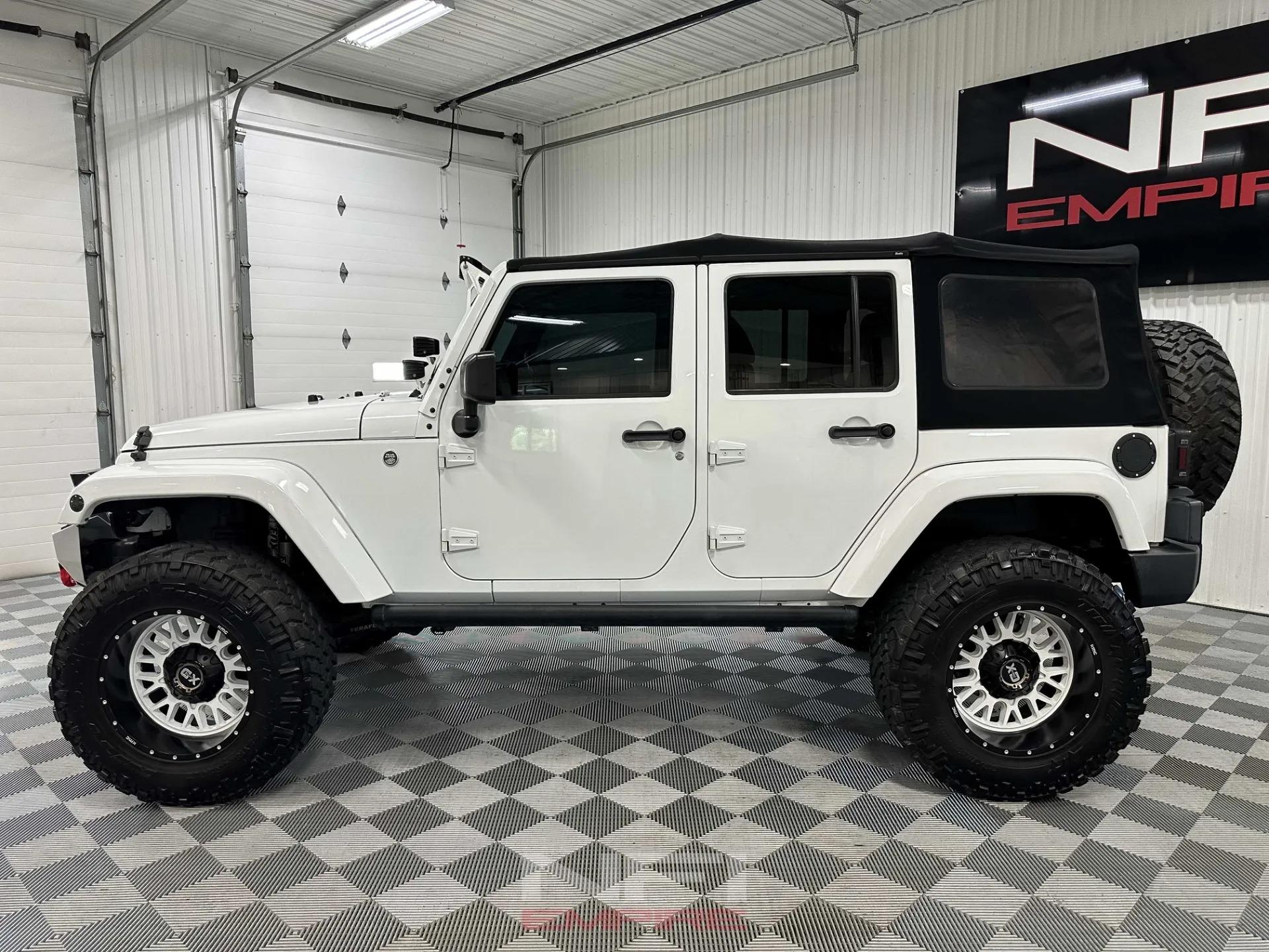 2016 Jeep Wrangler Unlimited Sahara - 2