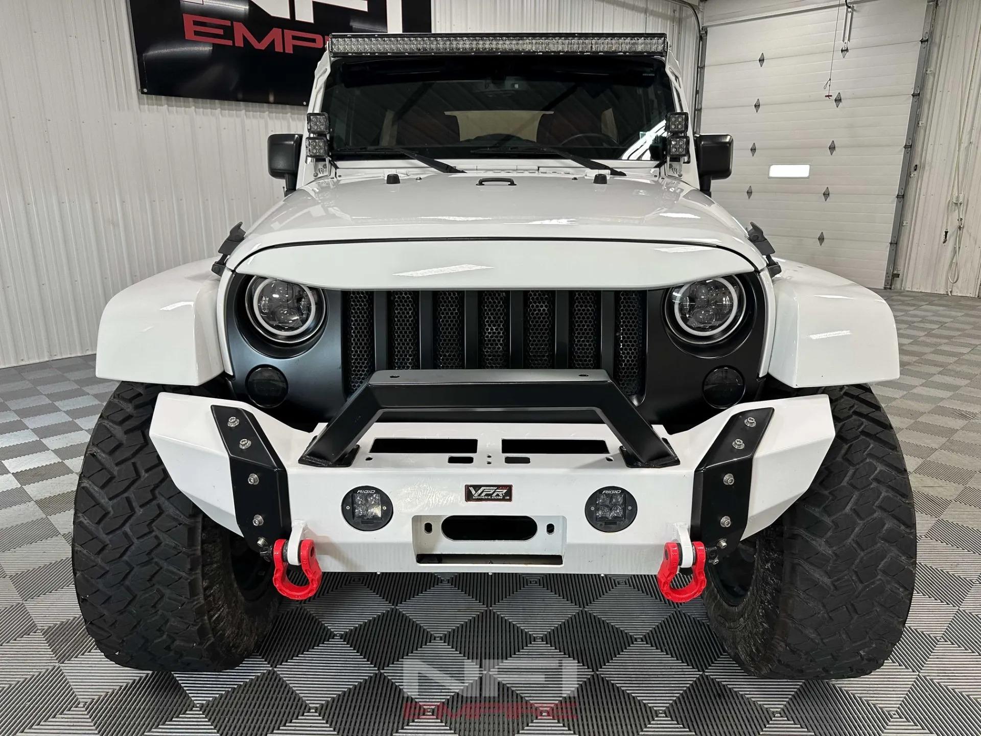 2016 Jeep Wrangler Unlimited Sahara - 3
