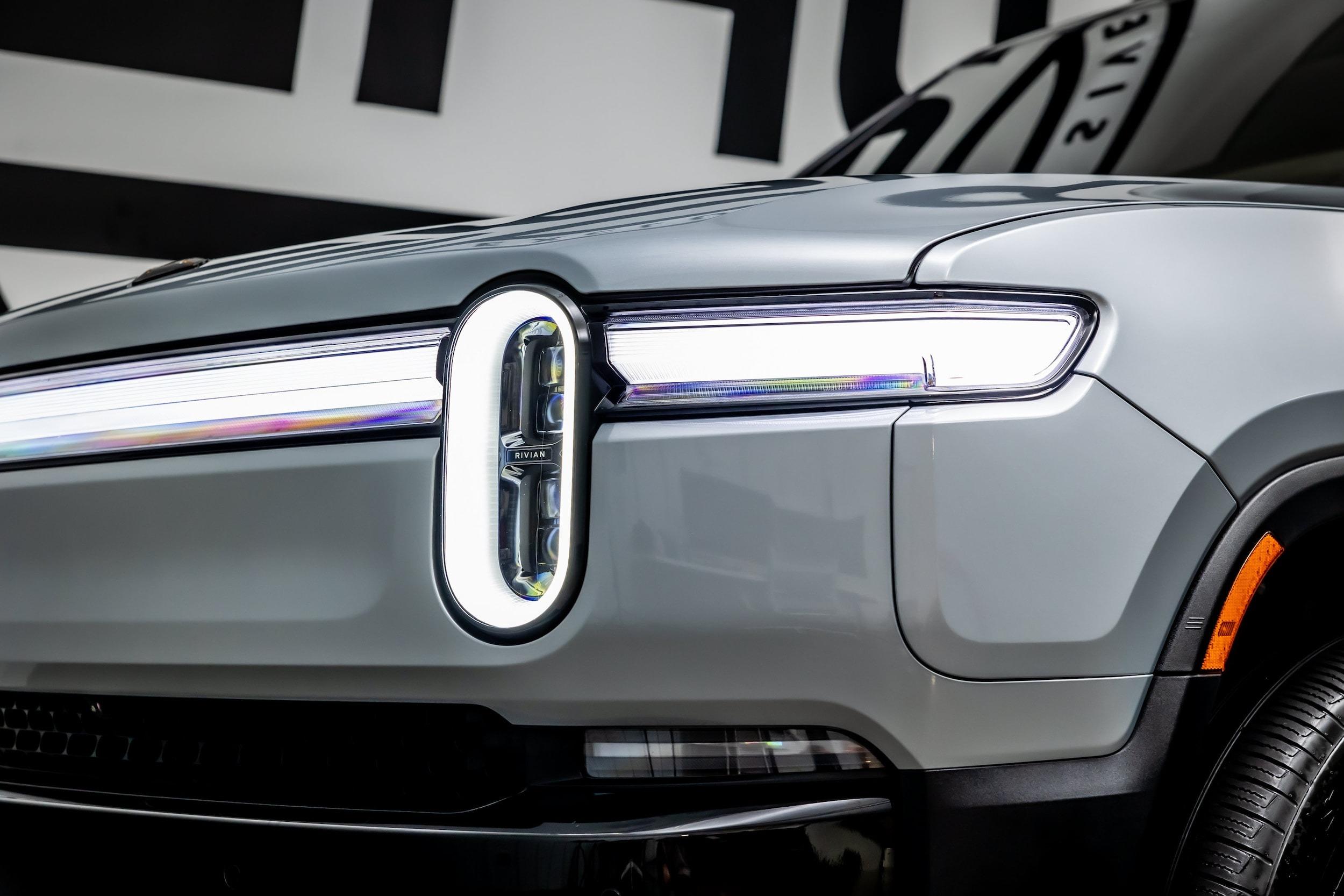 2025 Rivian R1S Adventure