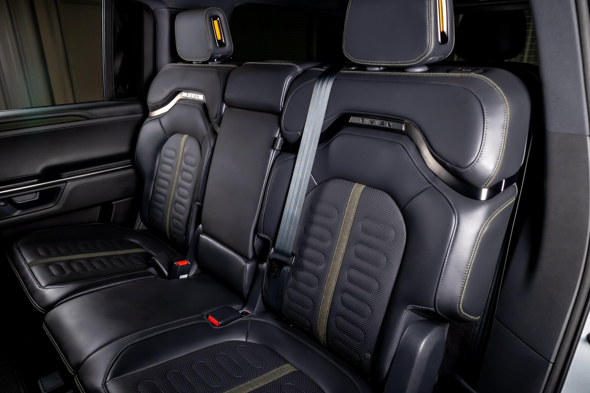 2025 Rivian R1S Adventure