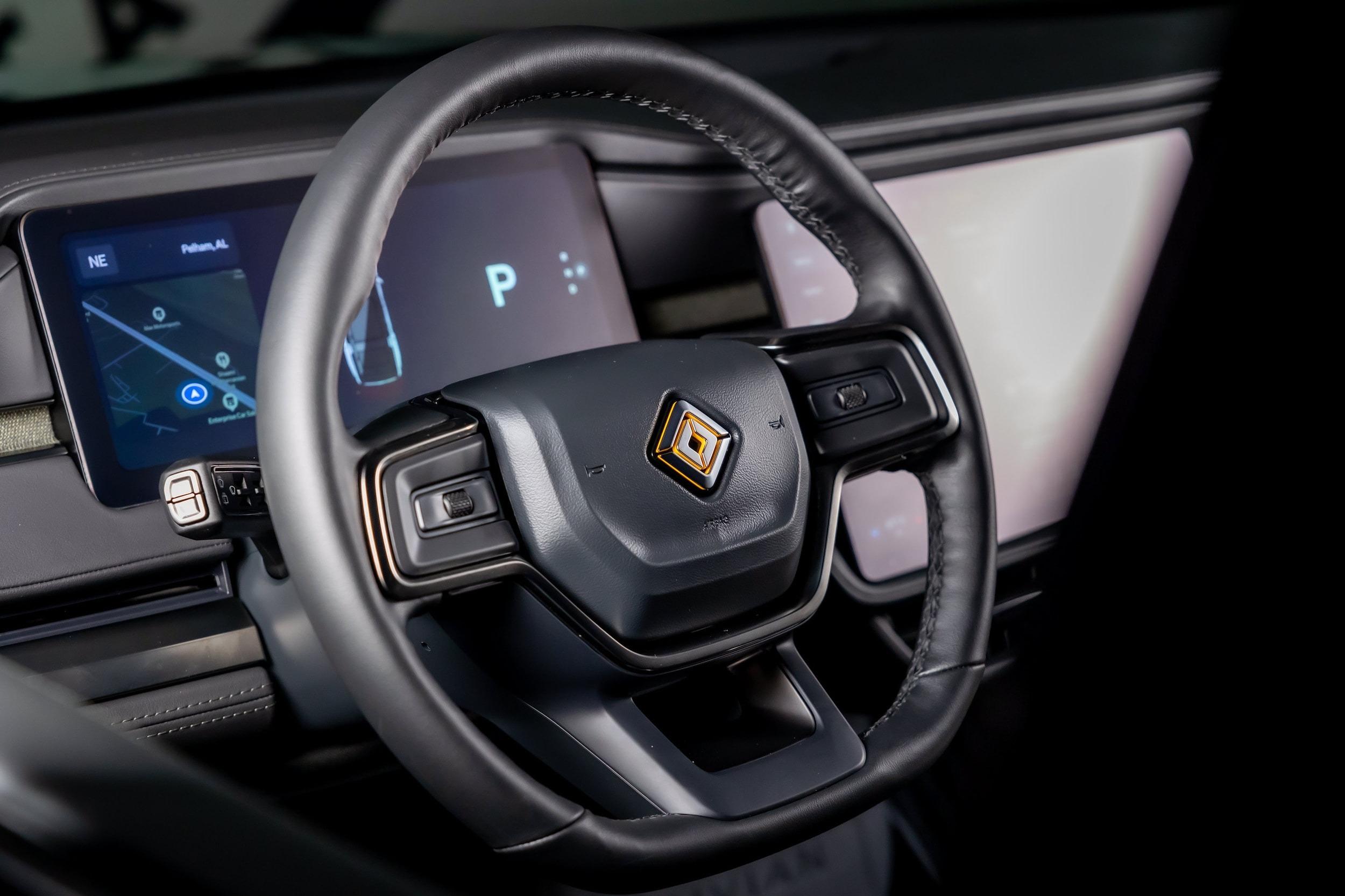 2025 Rivian R1S Adventure