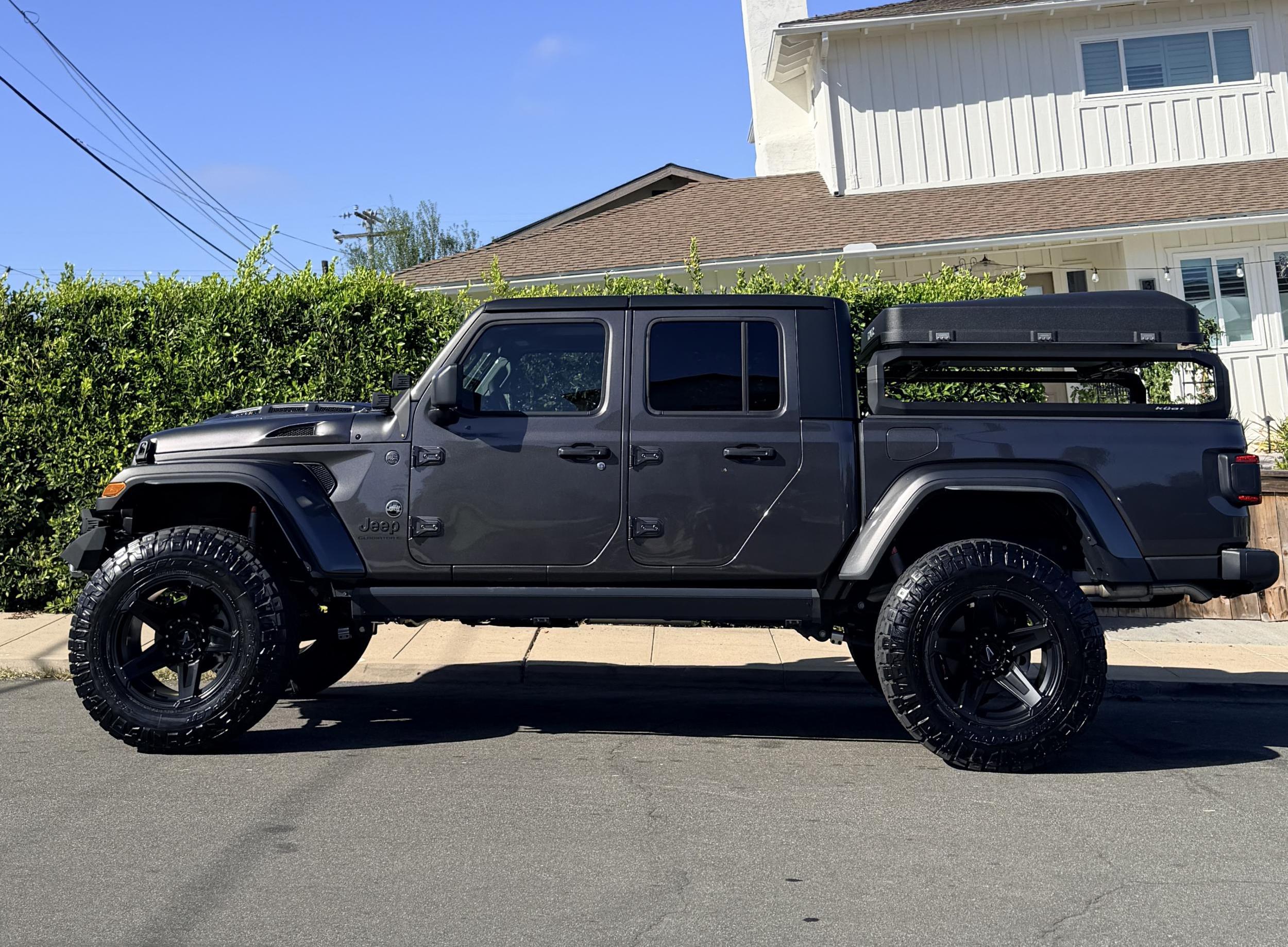 2025 Jeep Gladiator Sport S - 3