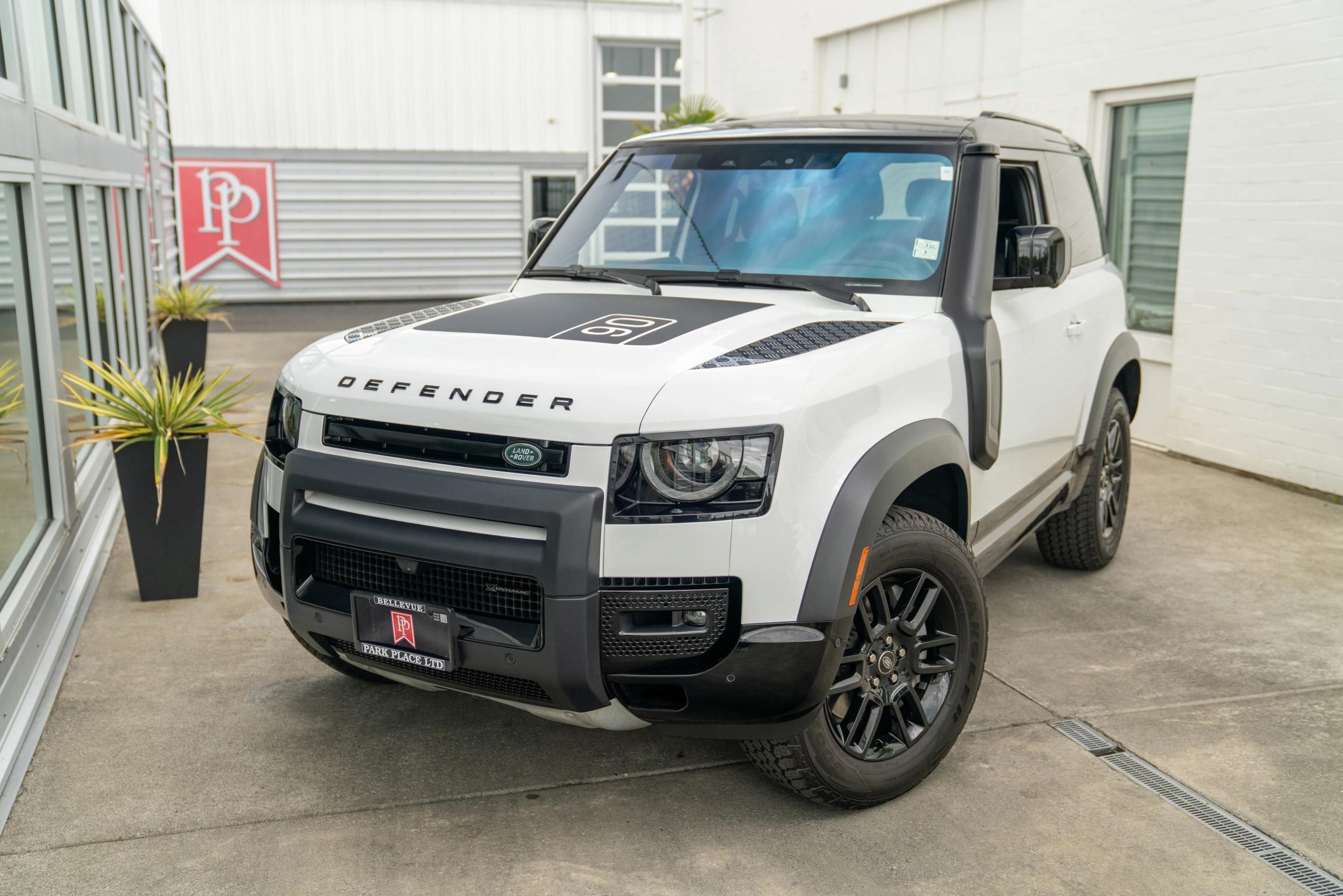 2022 Land Rover Defender 90 X-Dynamic S - 2