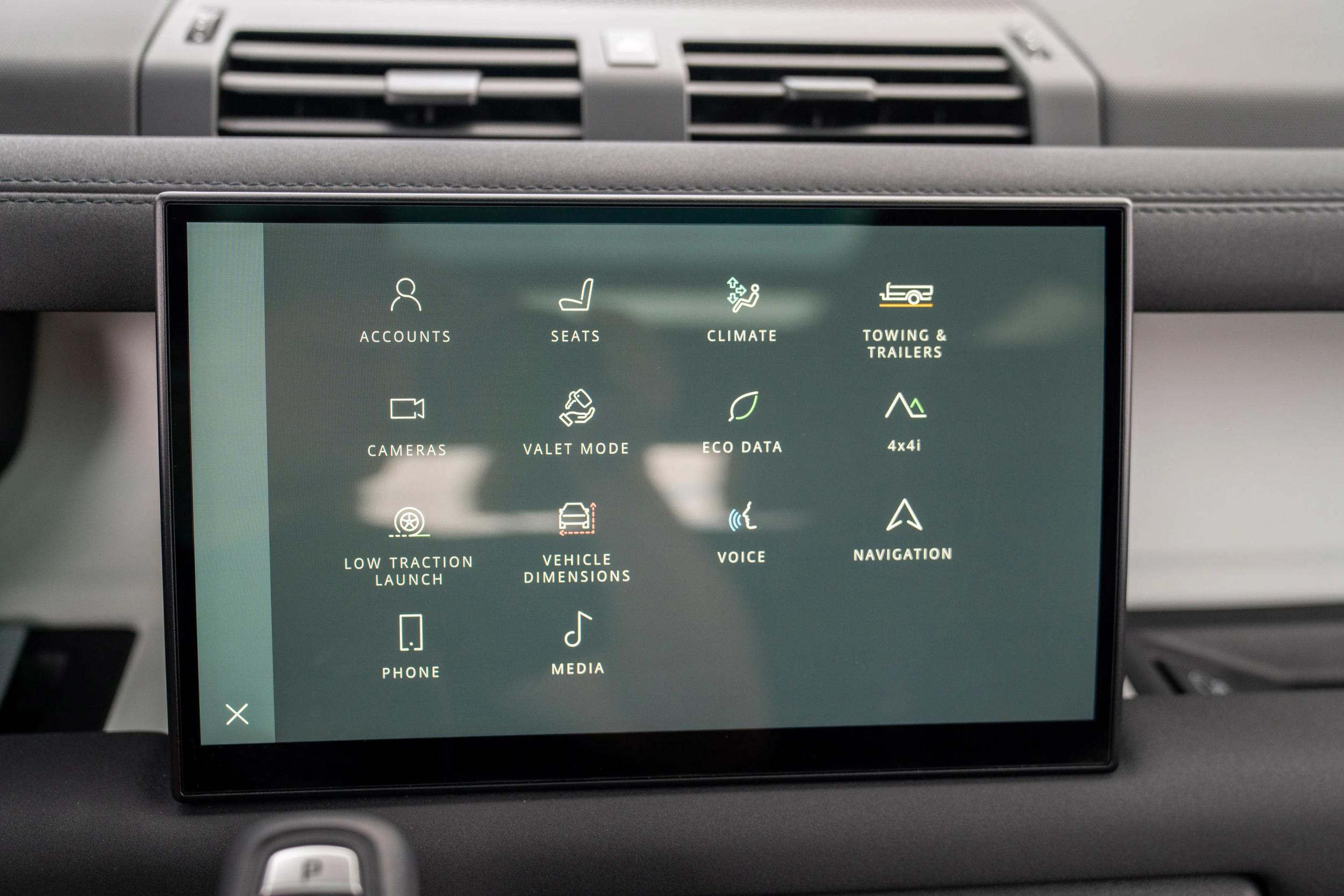 2022 Land Rover Defender 90 X-Dynamic S