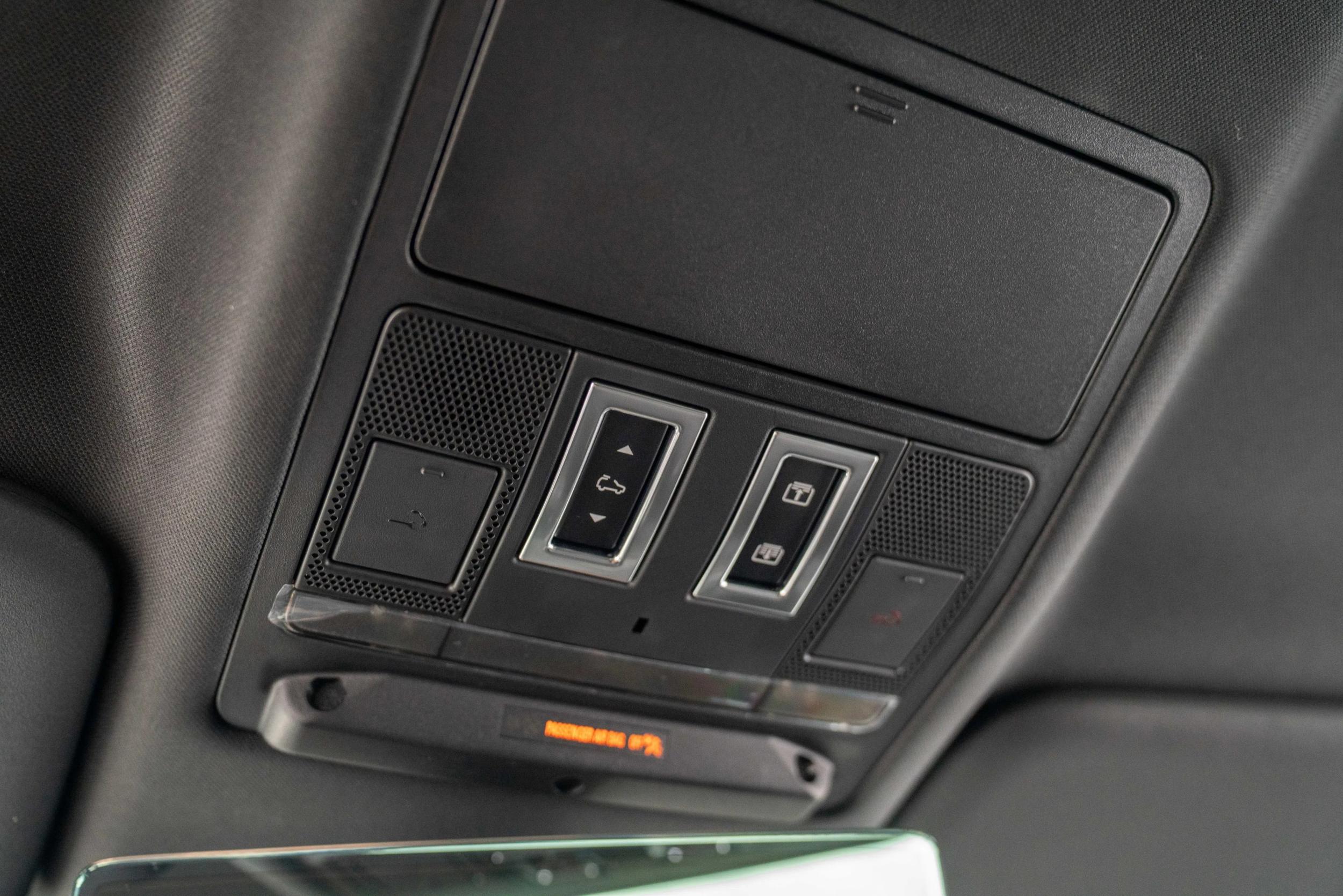 2022 Land Rover Defender 90 X-Dynamic S