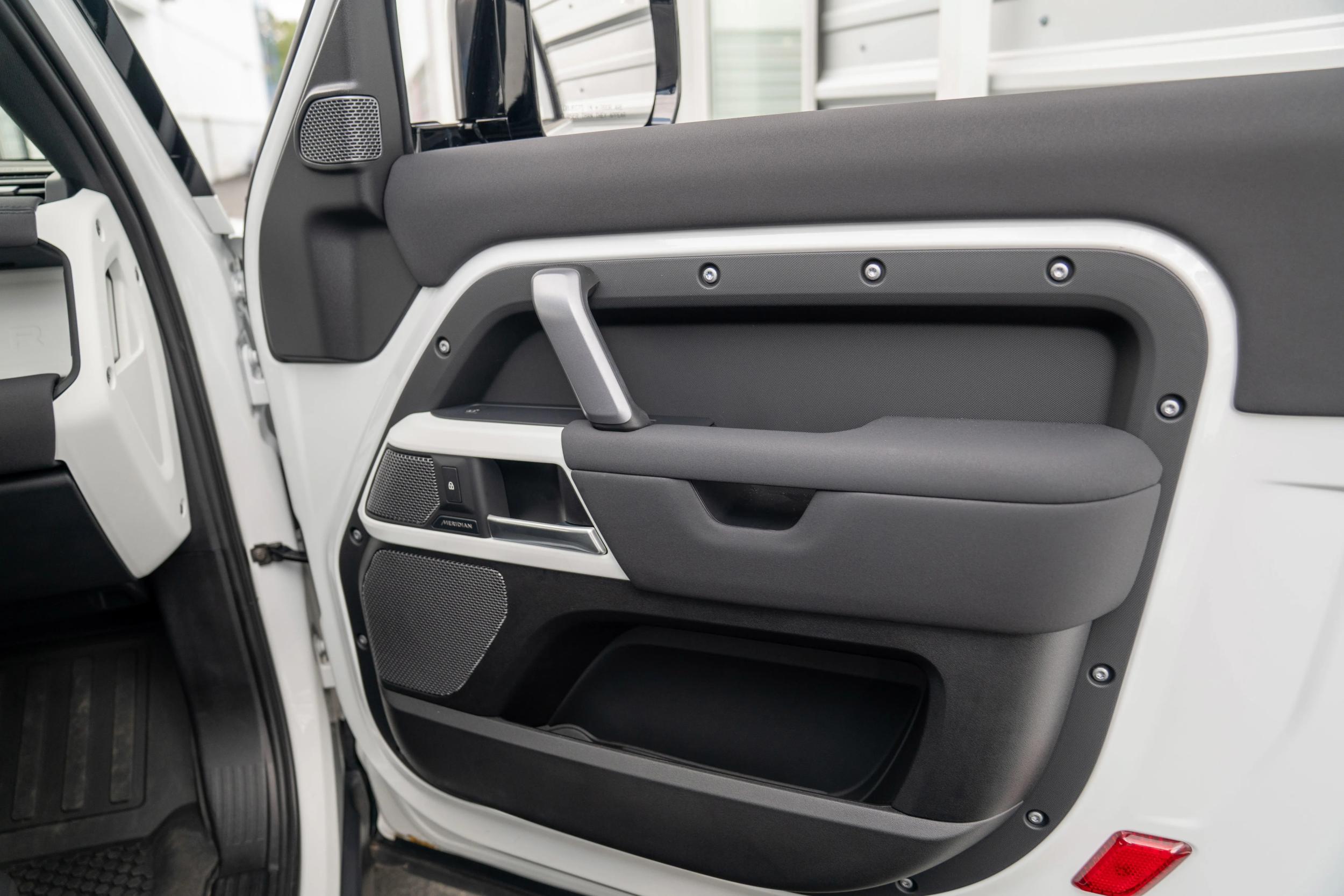 2022 Land Rover Defender 90 X-Dynamic S