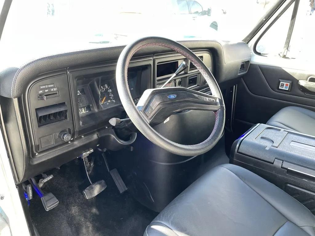 1989 Ford Econoline E-150 Cargo Van - 5