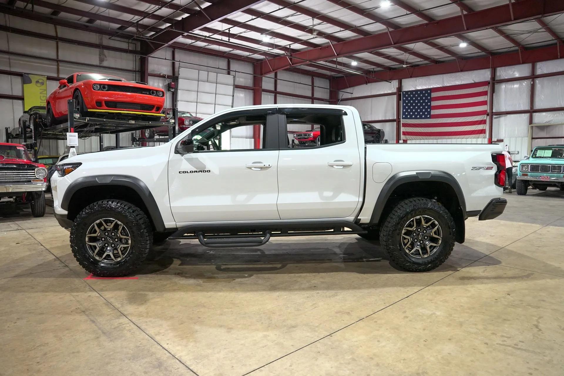 2024 Chevrolet Colorado ZR2 - 3