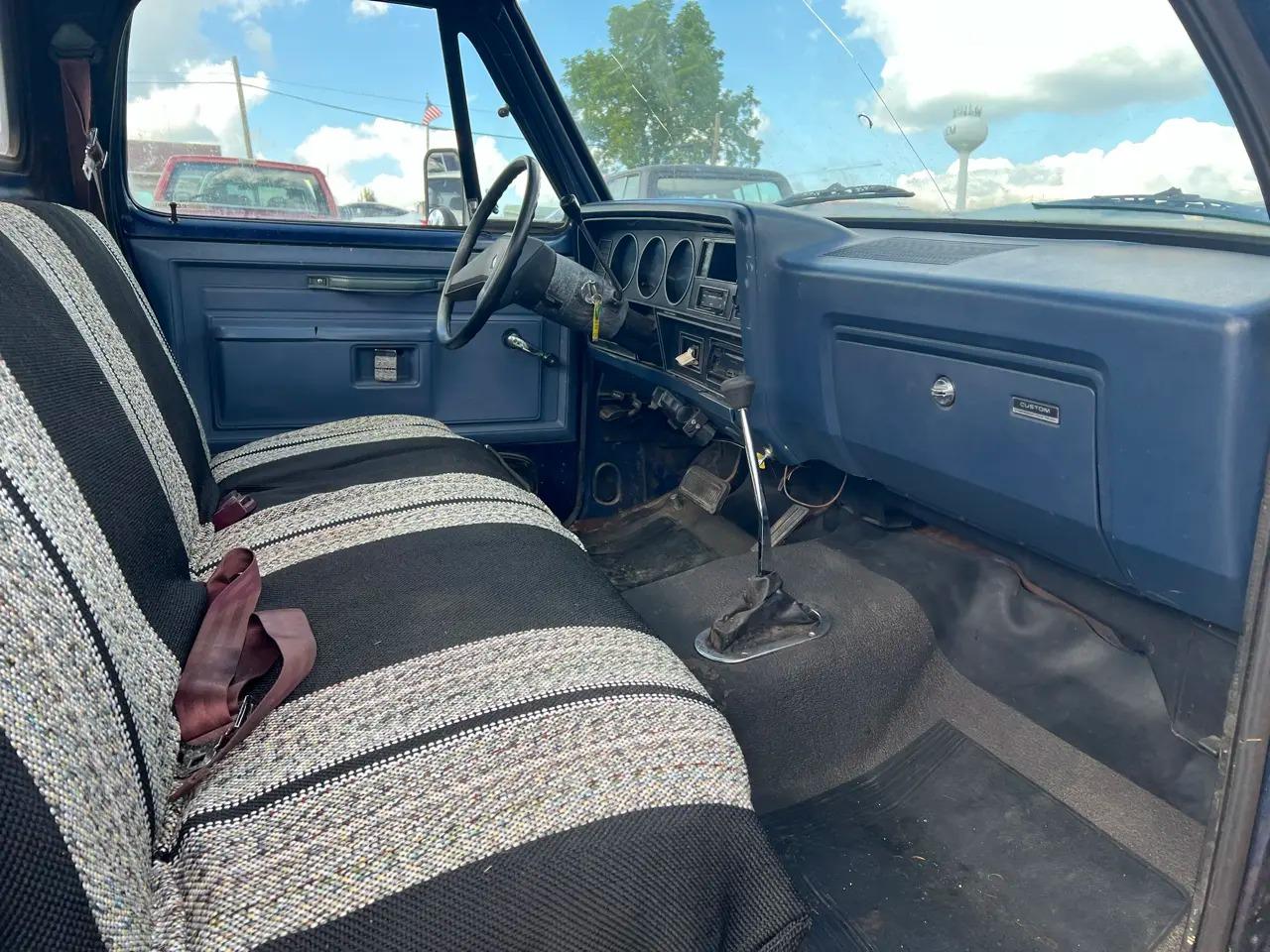 1986 Dodge W250 Sweptline