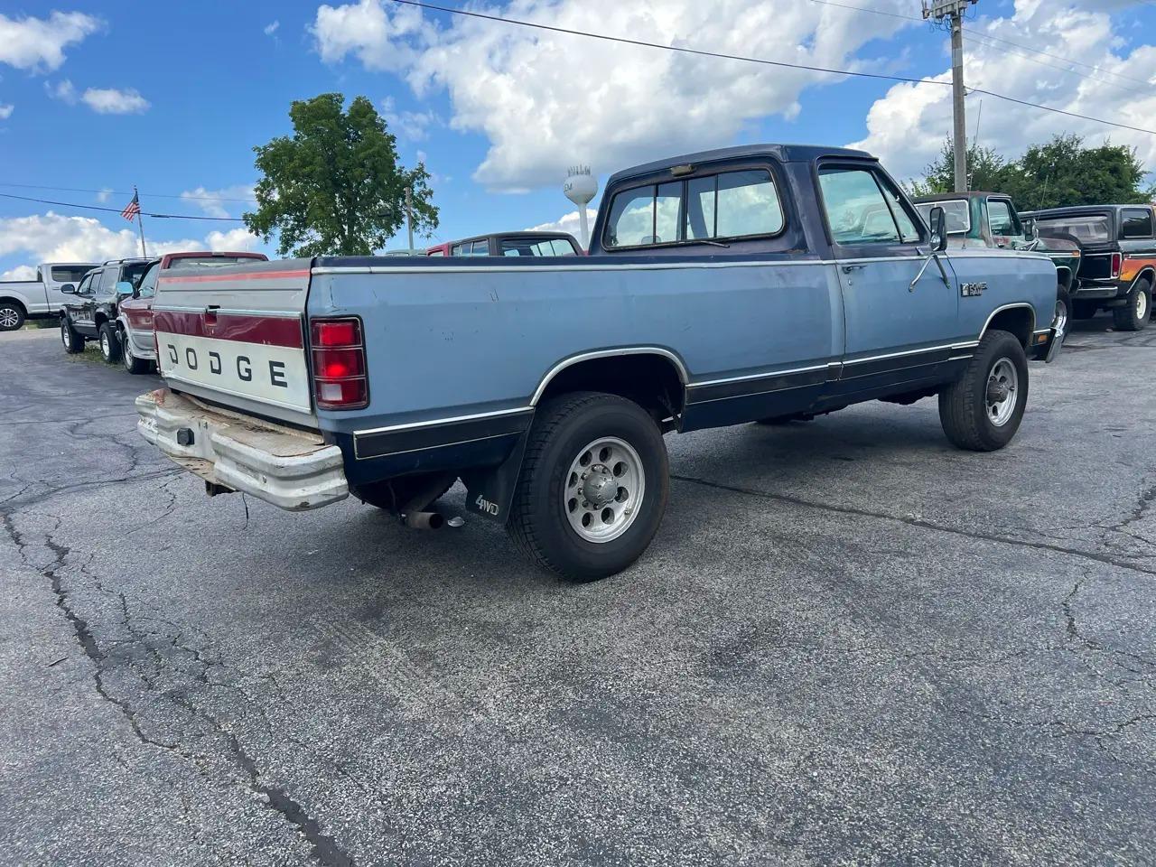 1986 Dodge W250 Sweptline - 4
