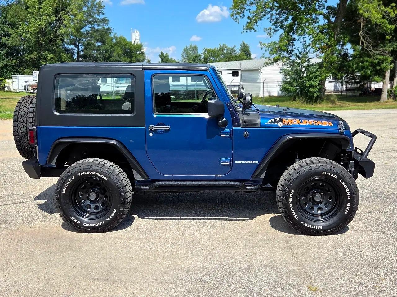 2010 Jeep Wrangler Mountain - 2