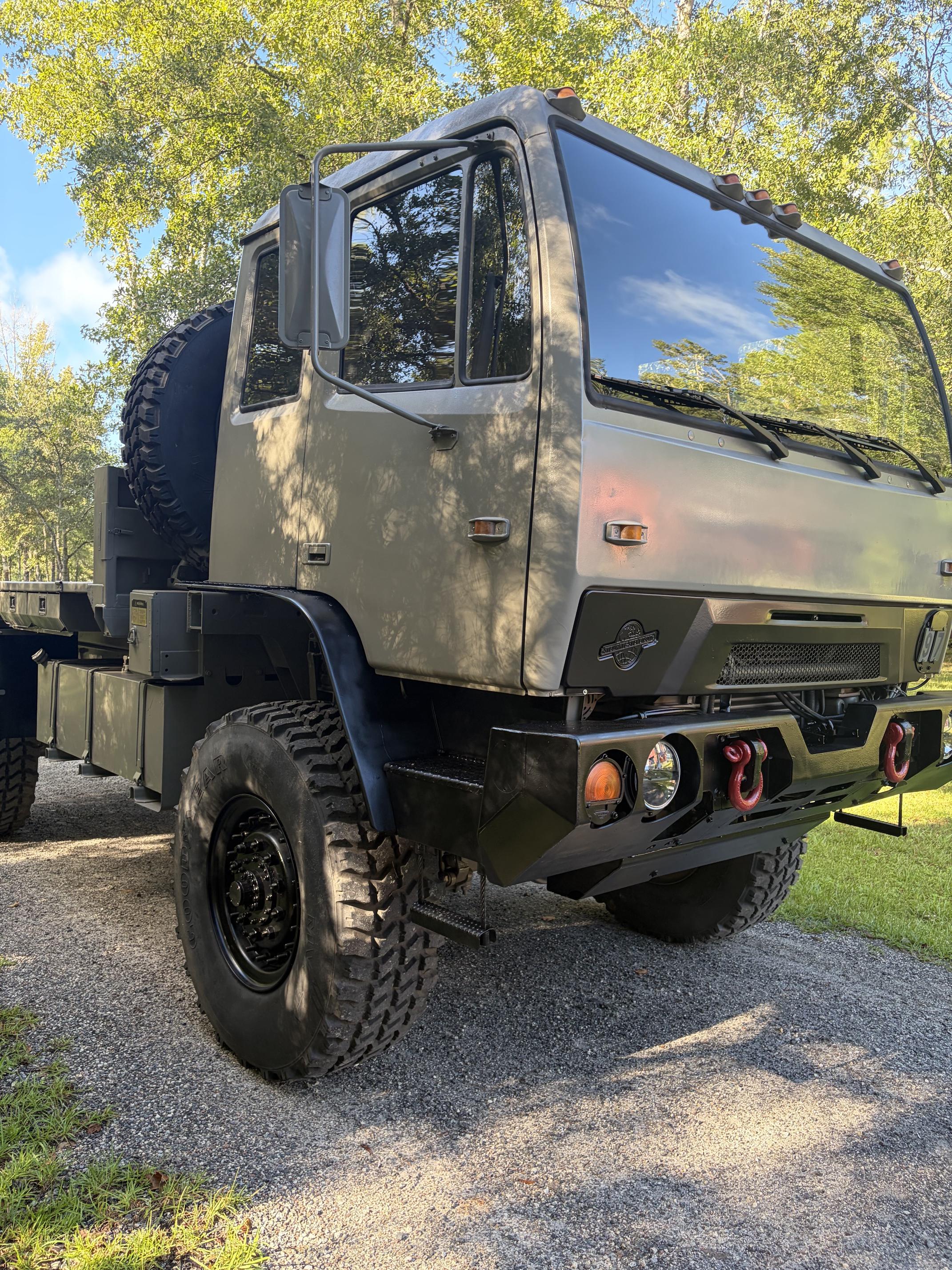 1997 Stewart & Stevenson M1078 LMTV