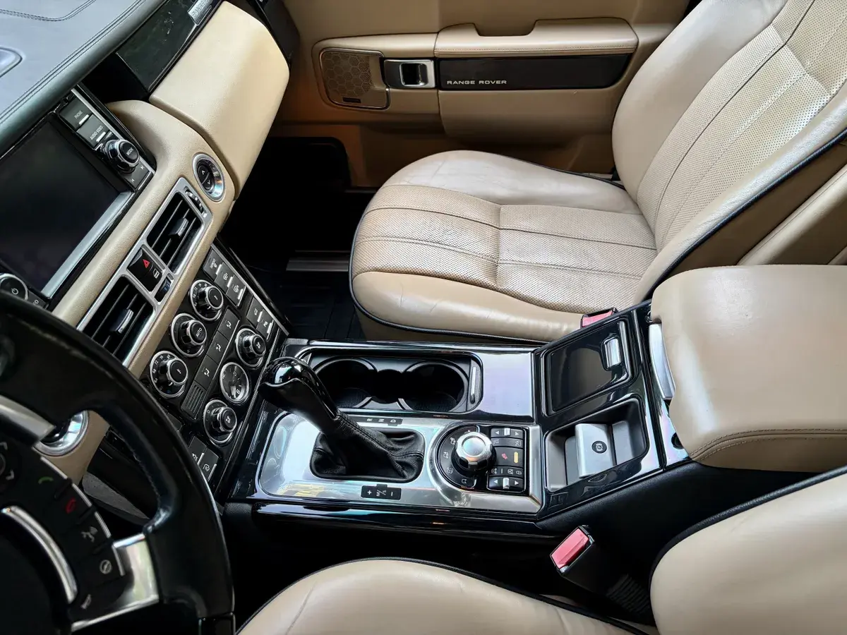 2012 Land Rover Range Rover HSE Lux