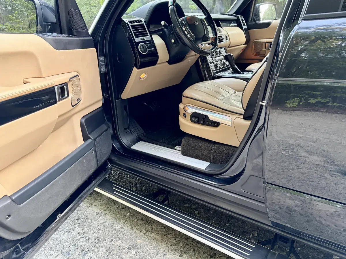 2012 Land Rover Range Rover HSE Lux