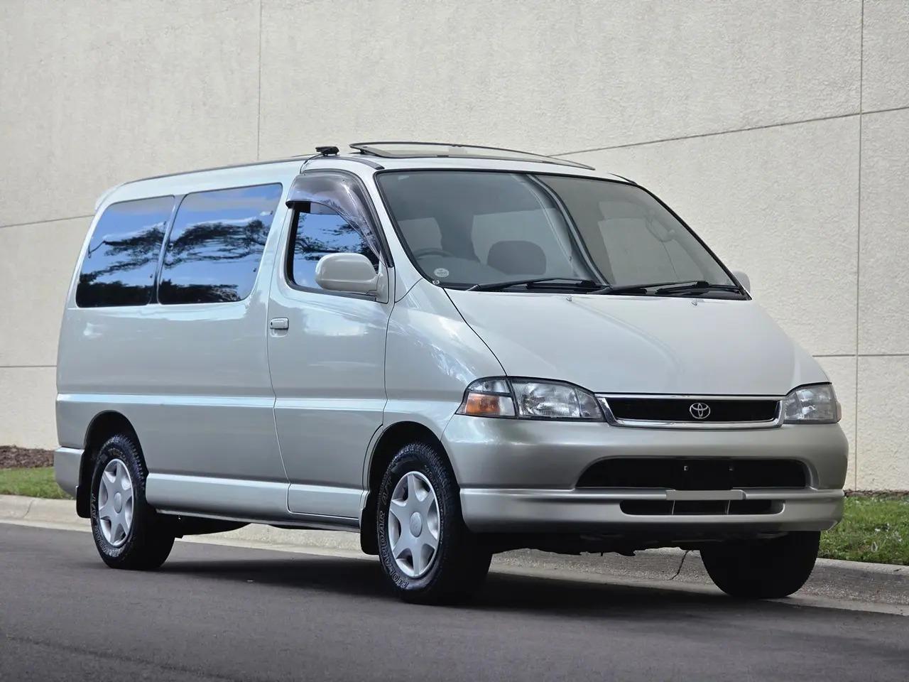  Toyota Granvia