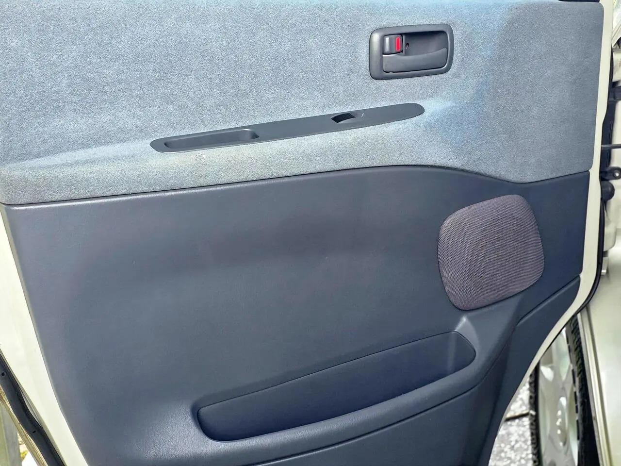 1996 Toyota Granvia