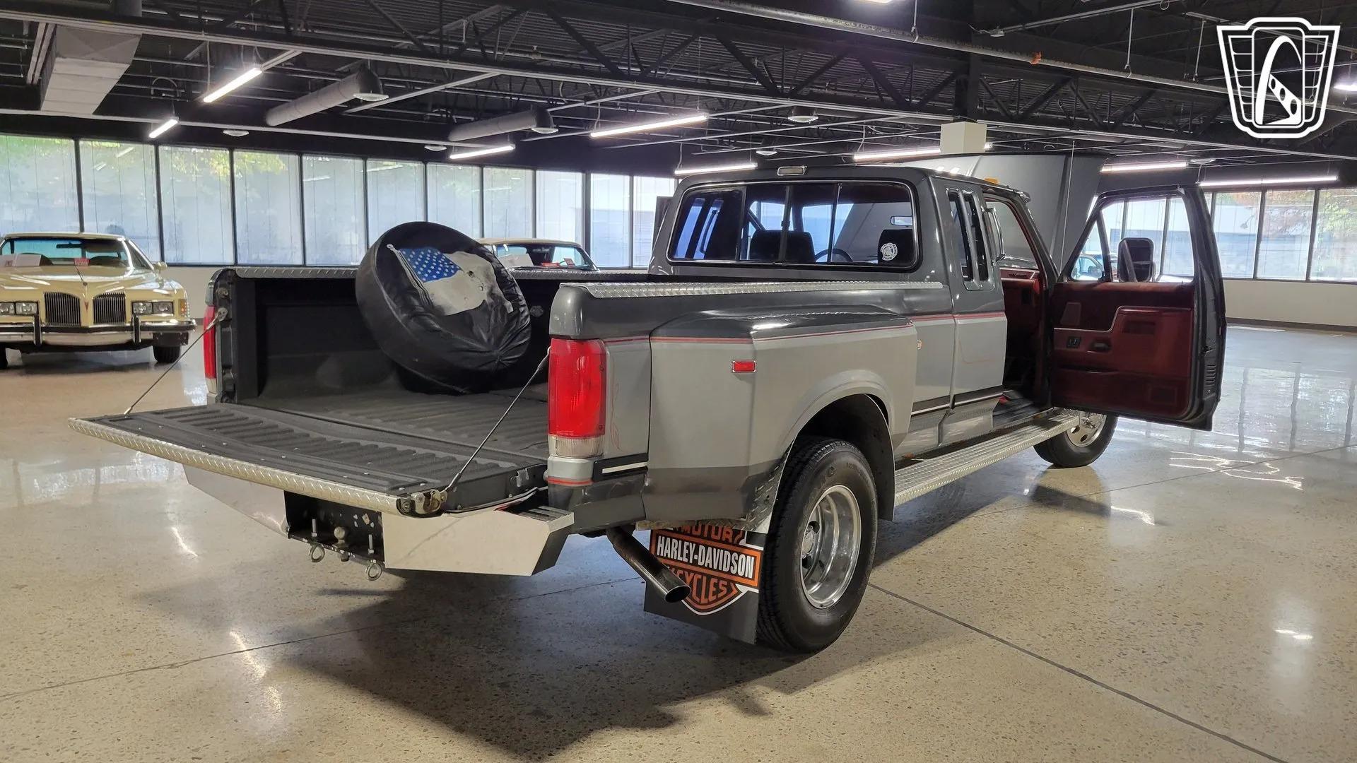 1987 Ford F-250 Centurion Dually