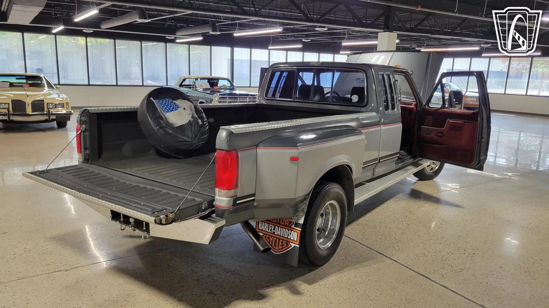 1987 Ford F-250 Centurion Dually