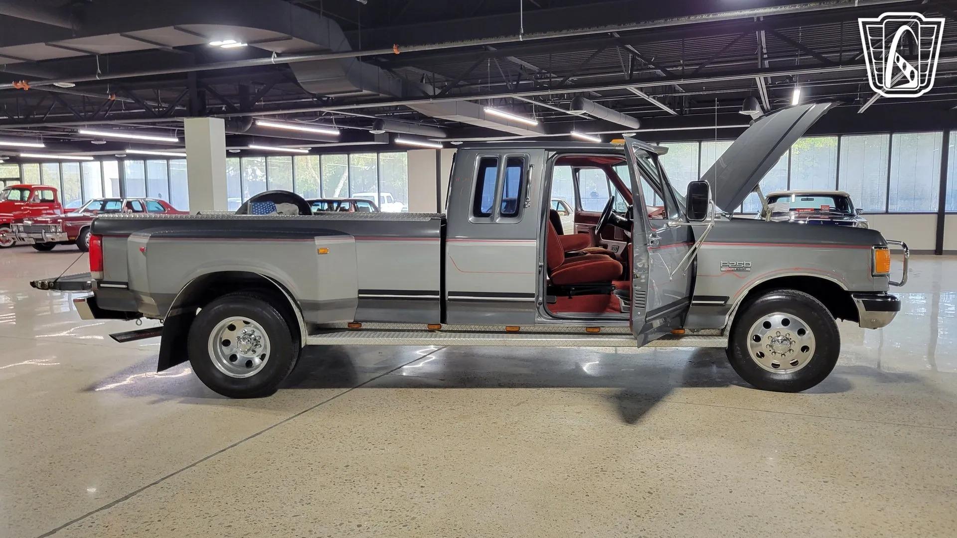 1987 Ford F-250 Centurion Dually