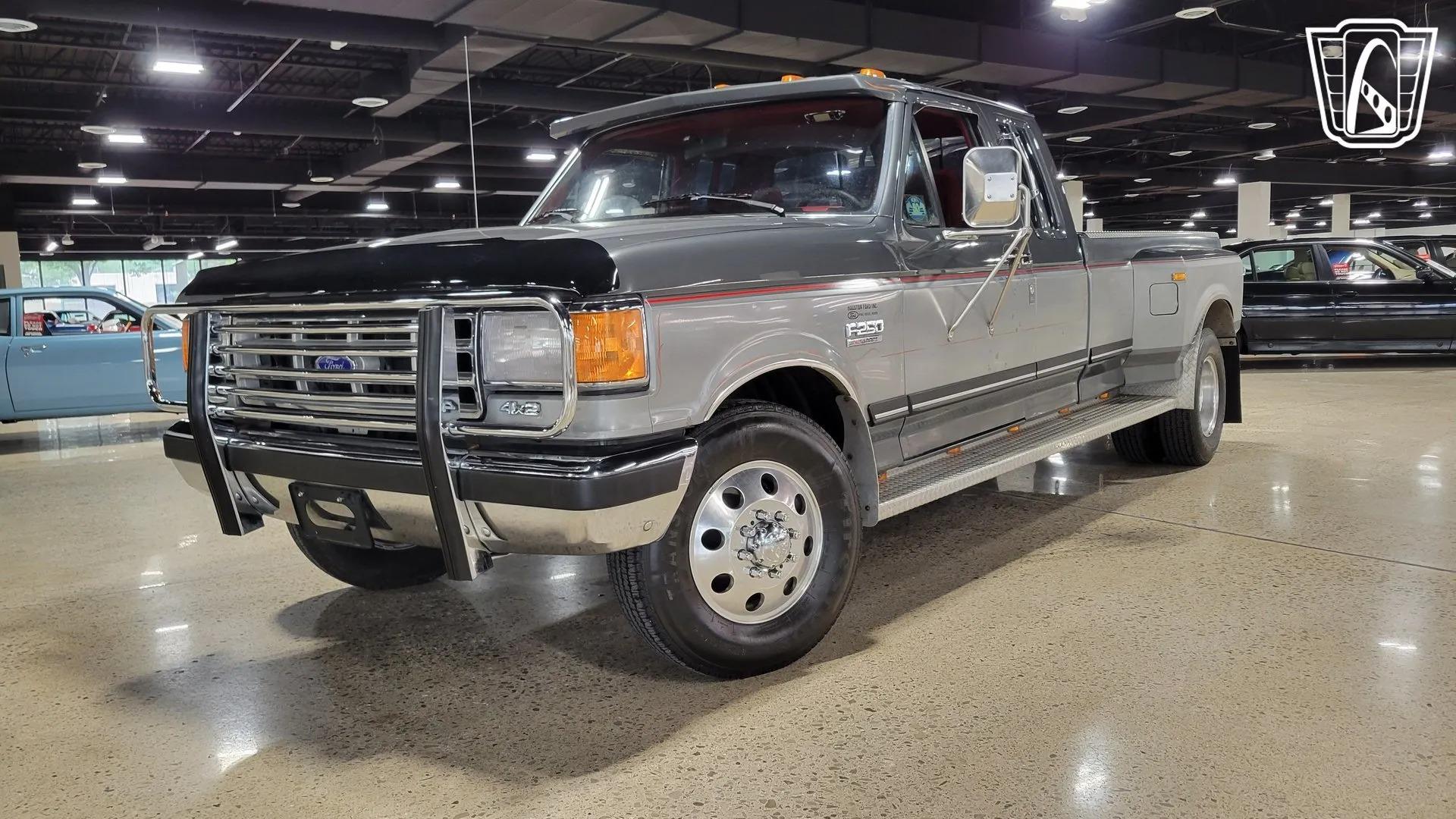 1987 Ford F-250 Centurion Dually