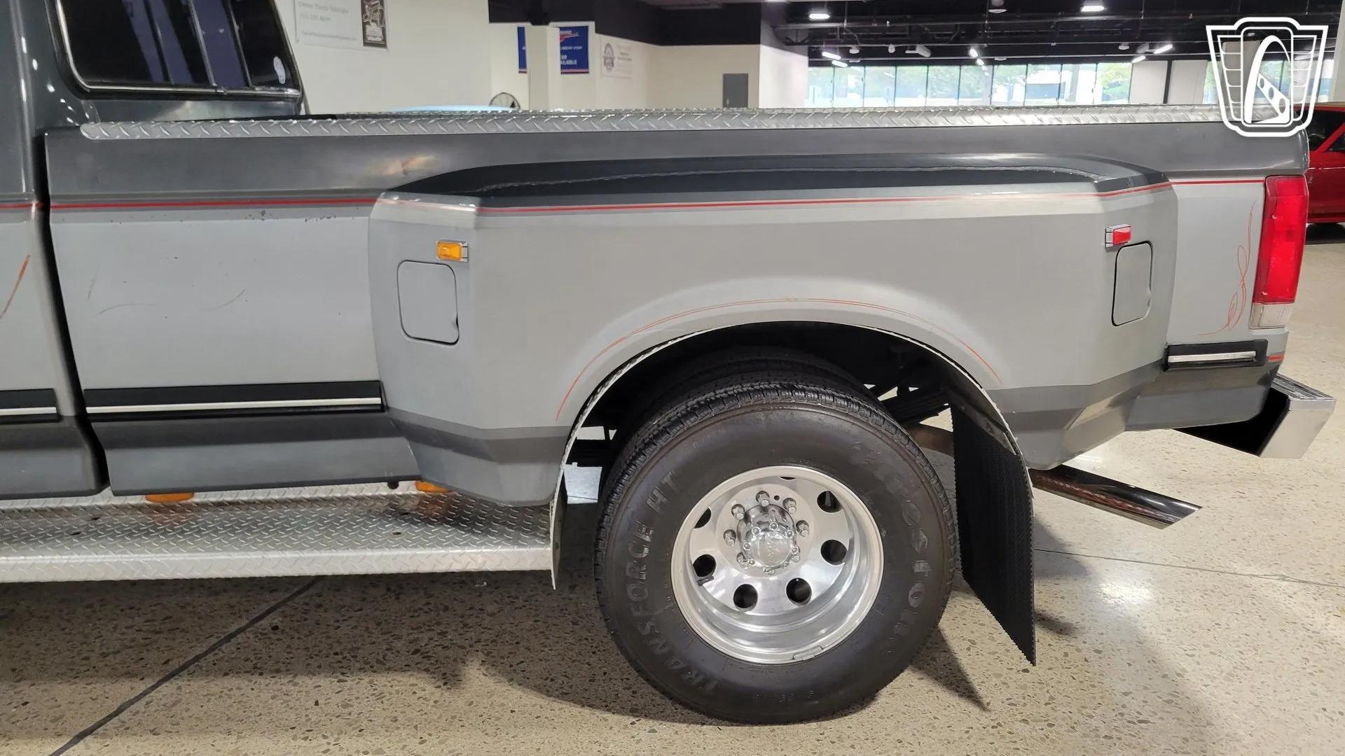 1987 Ford F-250 Centurion Dually
