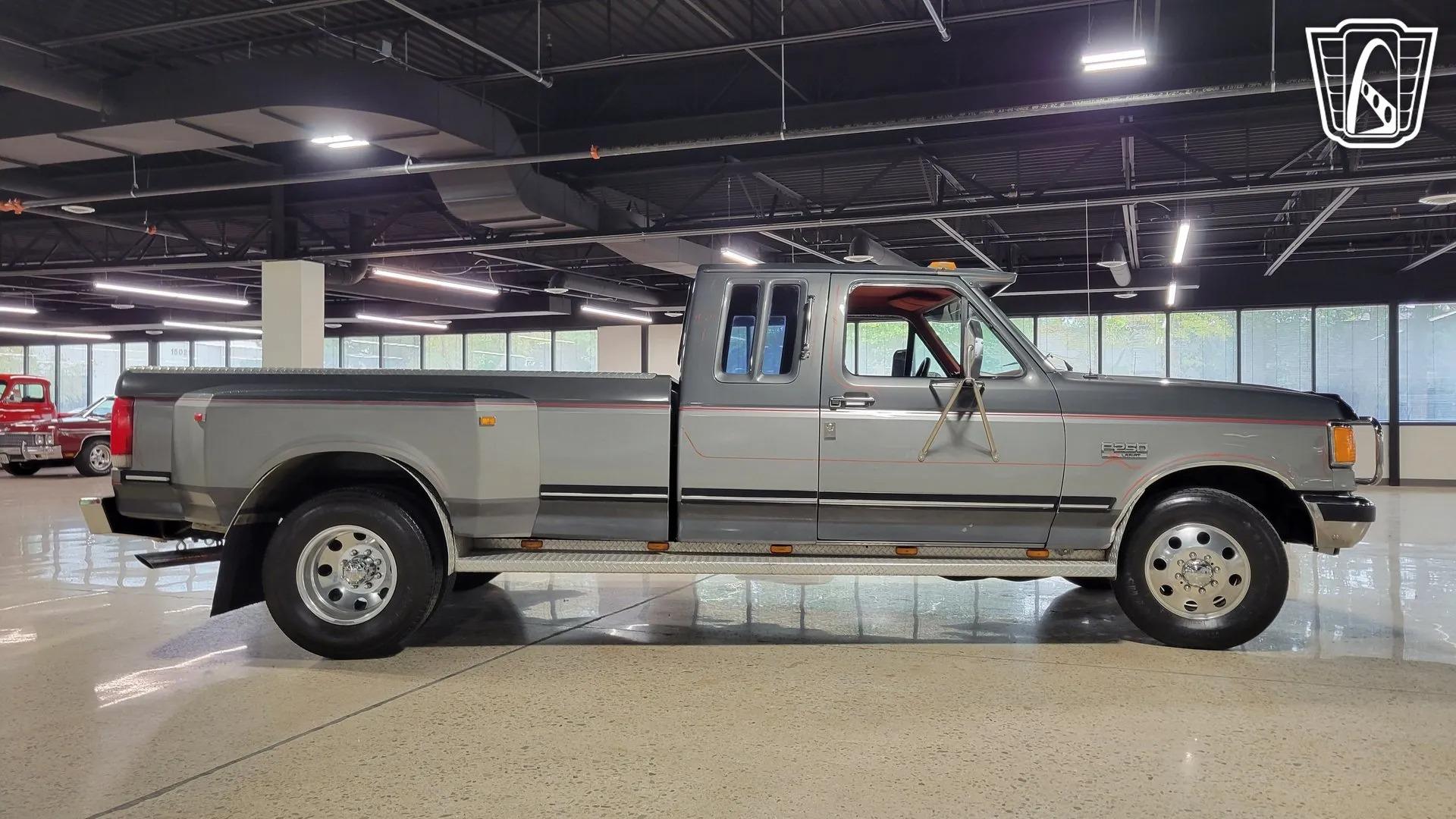 1987 Ford F-250 Centurion Dually