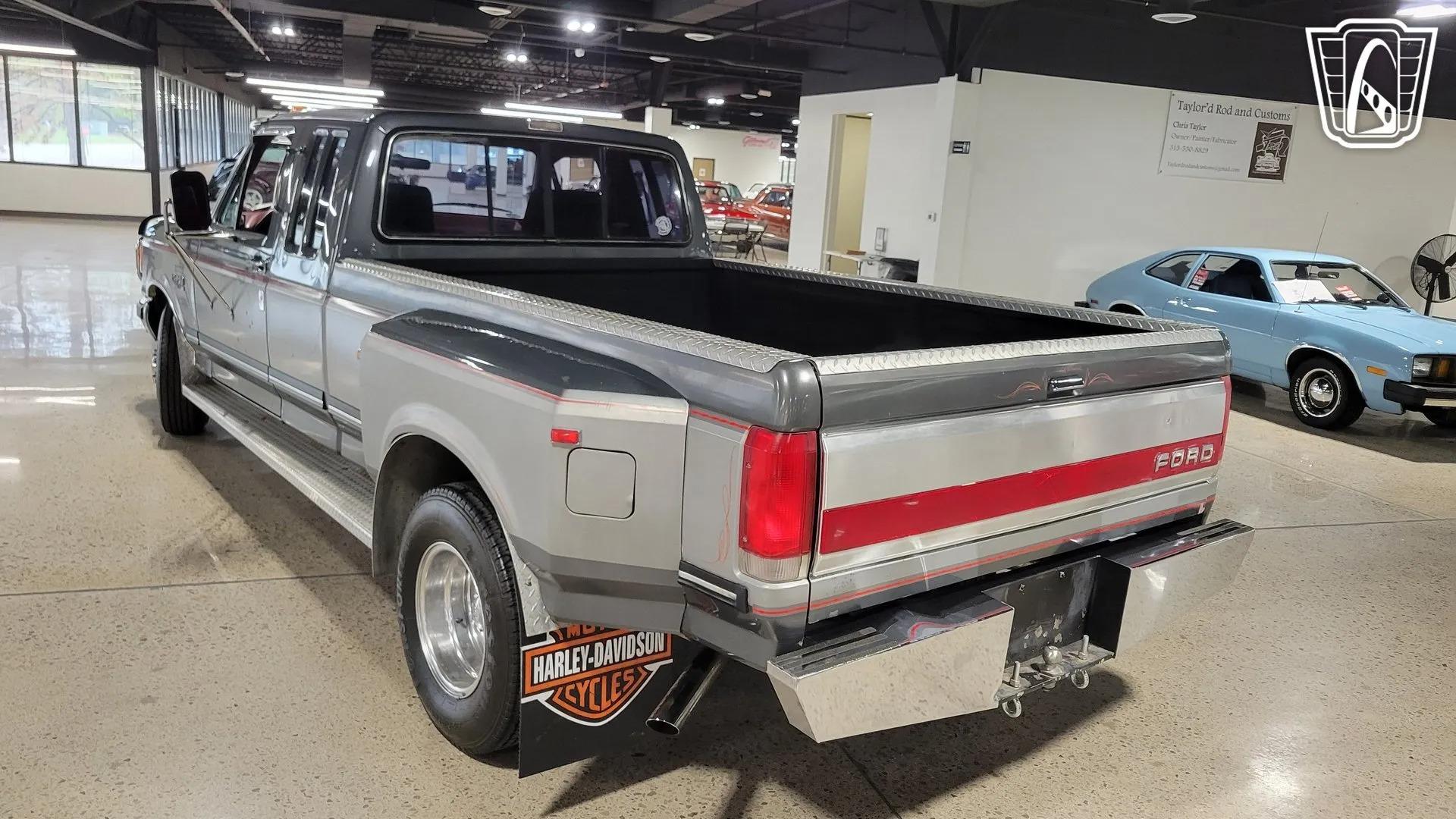 1987 Ford F-250 Centurion Dually