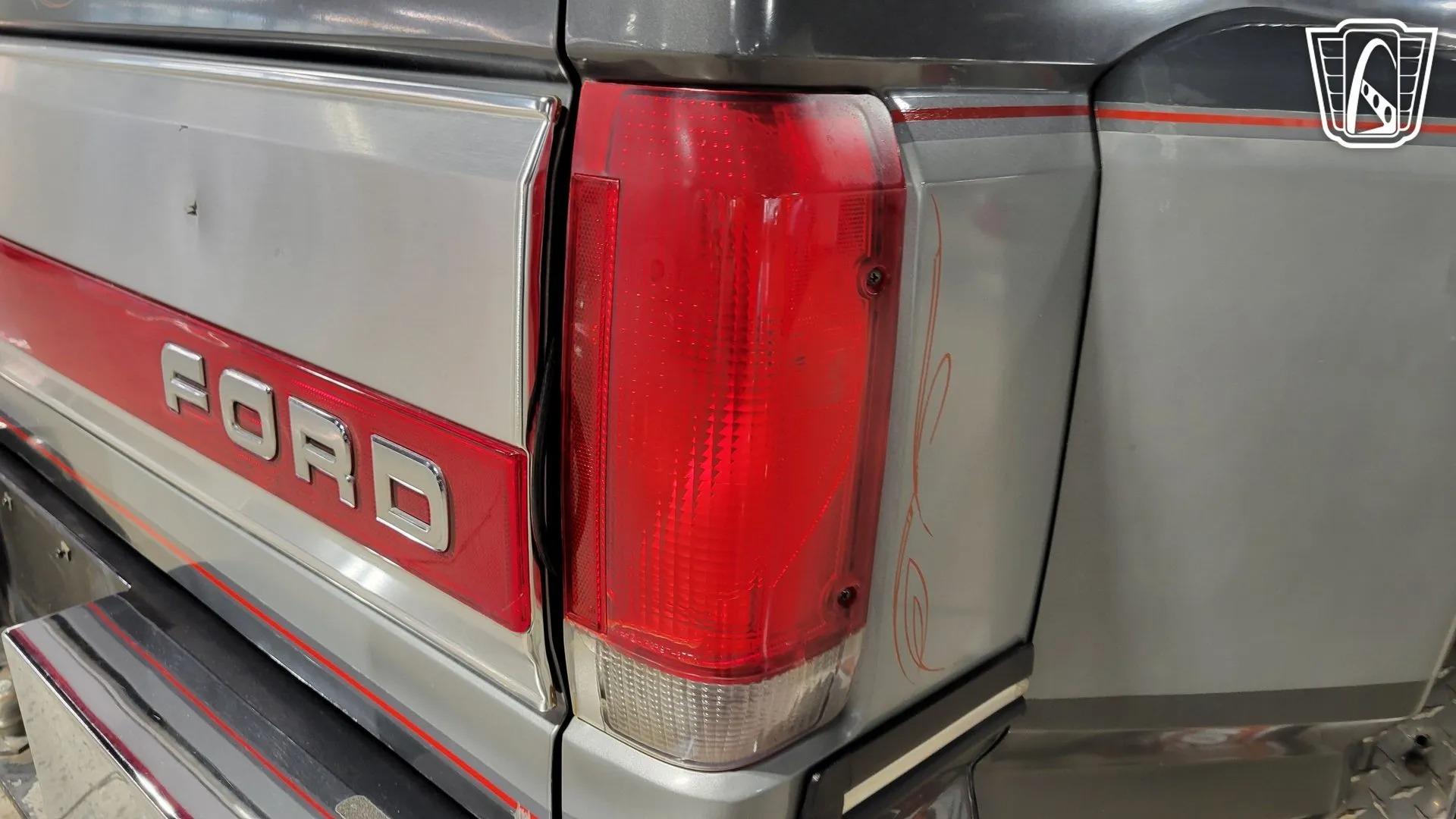 1987 Ford F-250 Centurion Dually