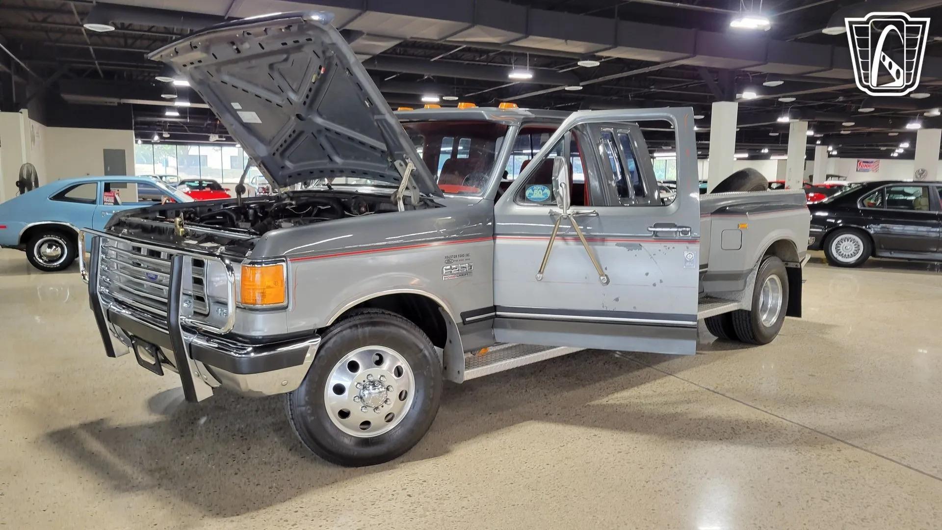 1987 Ford F-250 Centurion Dually