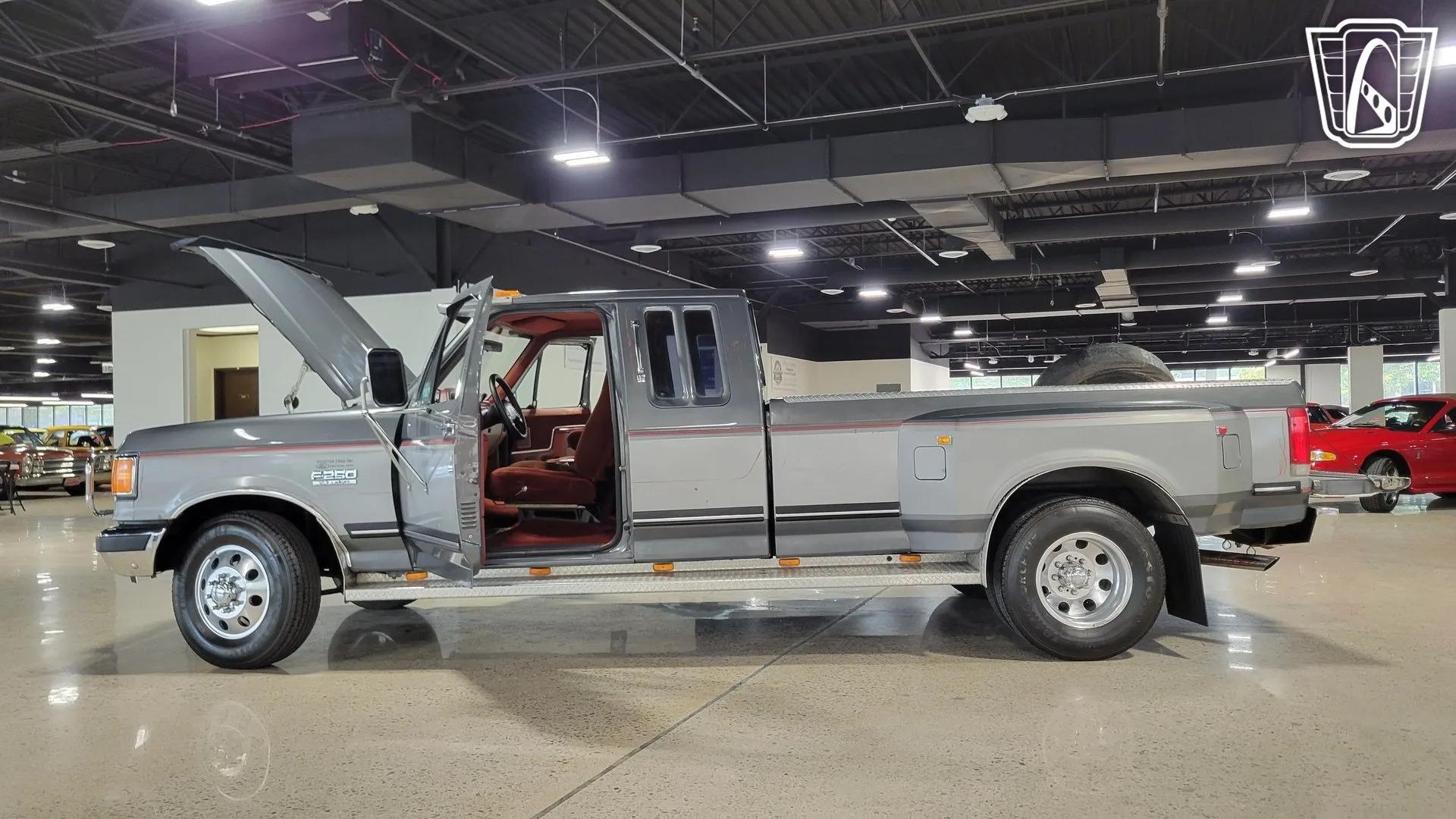 1987 Ford F-250 Centurion Dually
