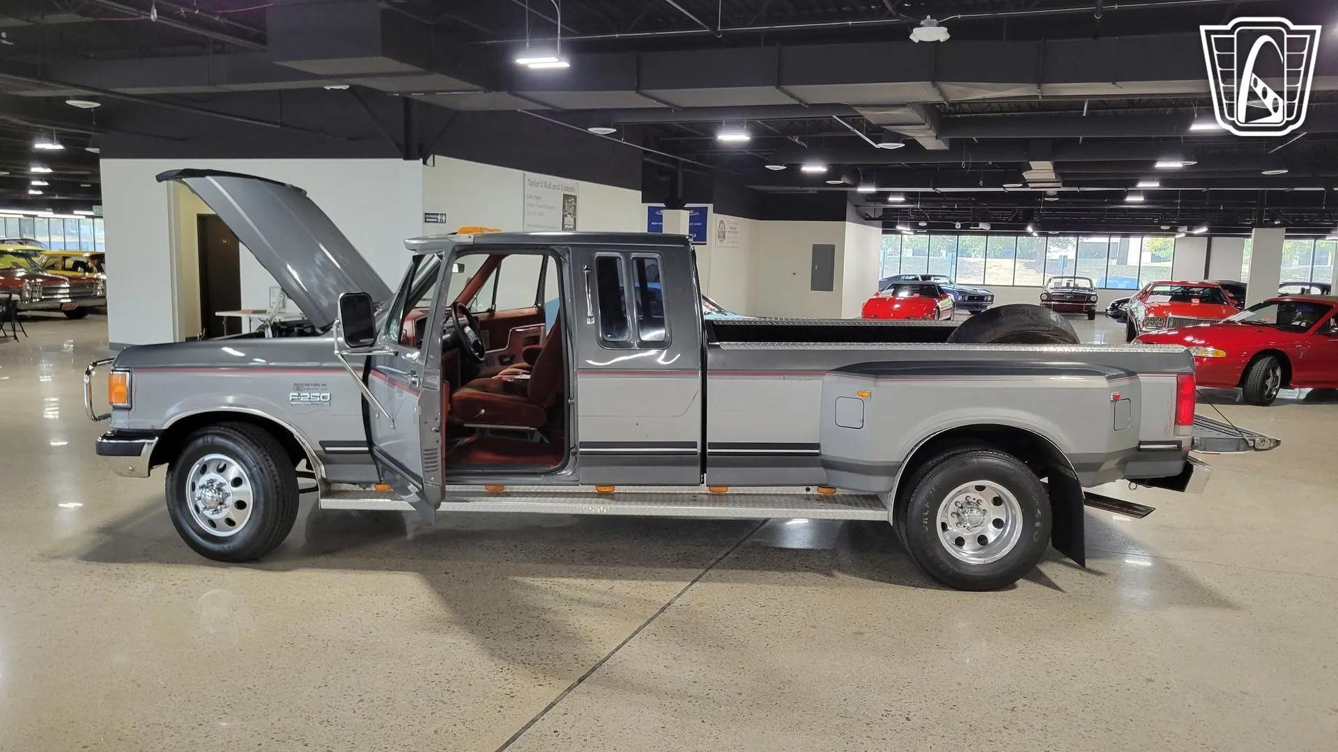 1987 Ford F-250 Centurion Dually