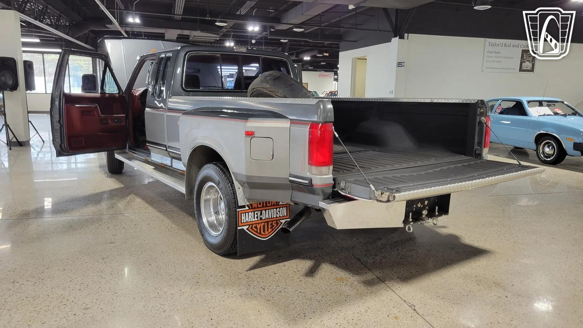 1987 Ford F-250 Centurion Dually