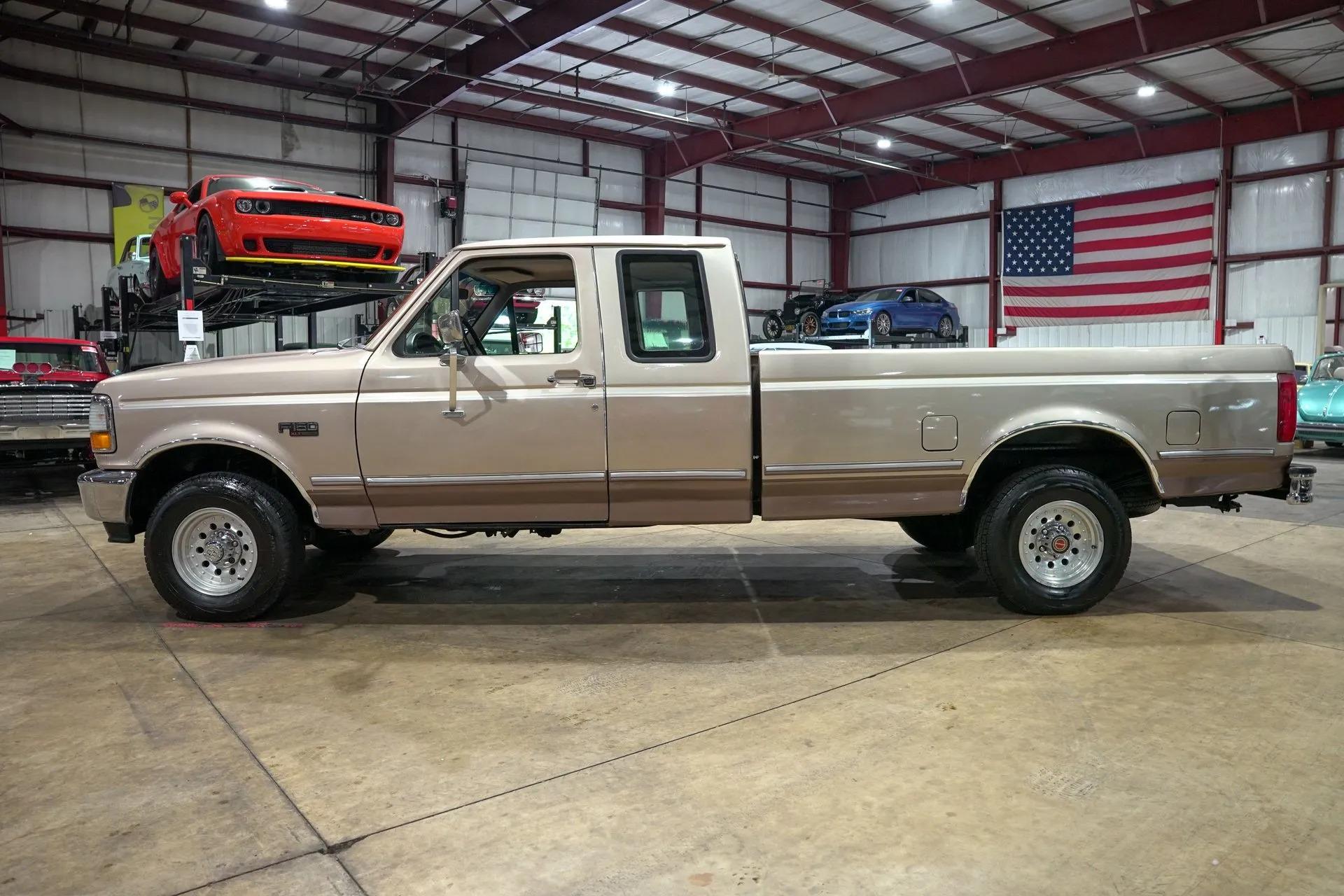 1993 Ford F-150 XLT - 2