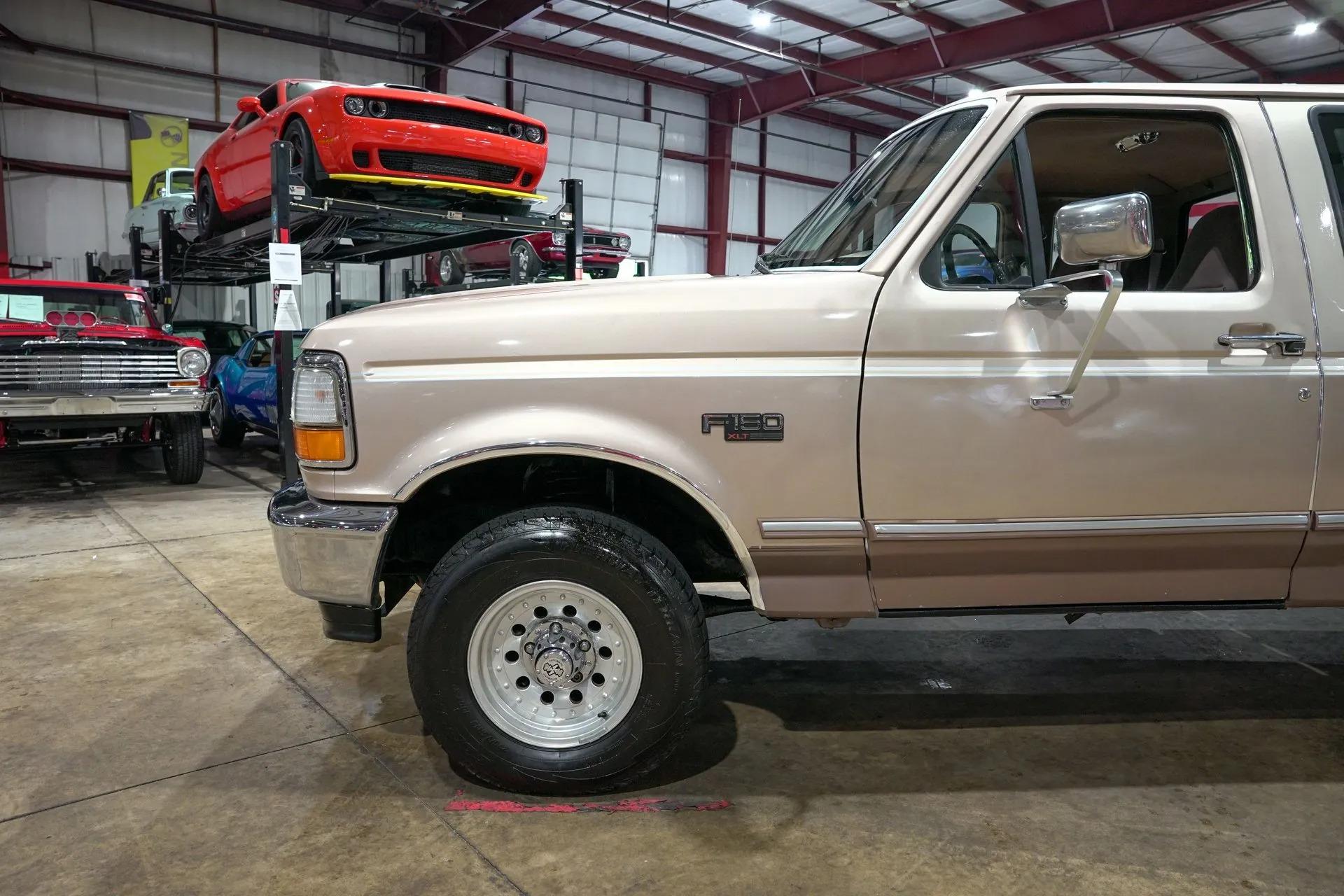 1993 Ford F-150 XLT - 4