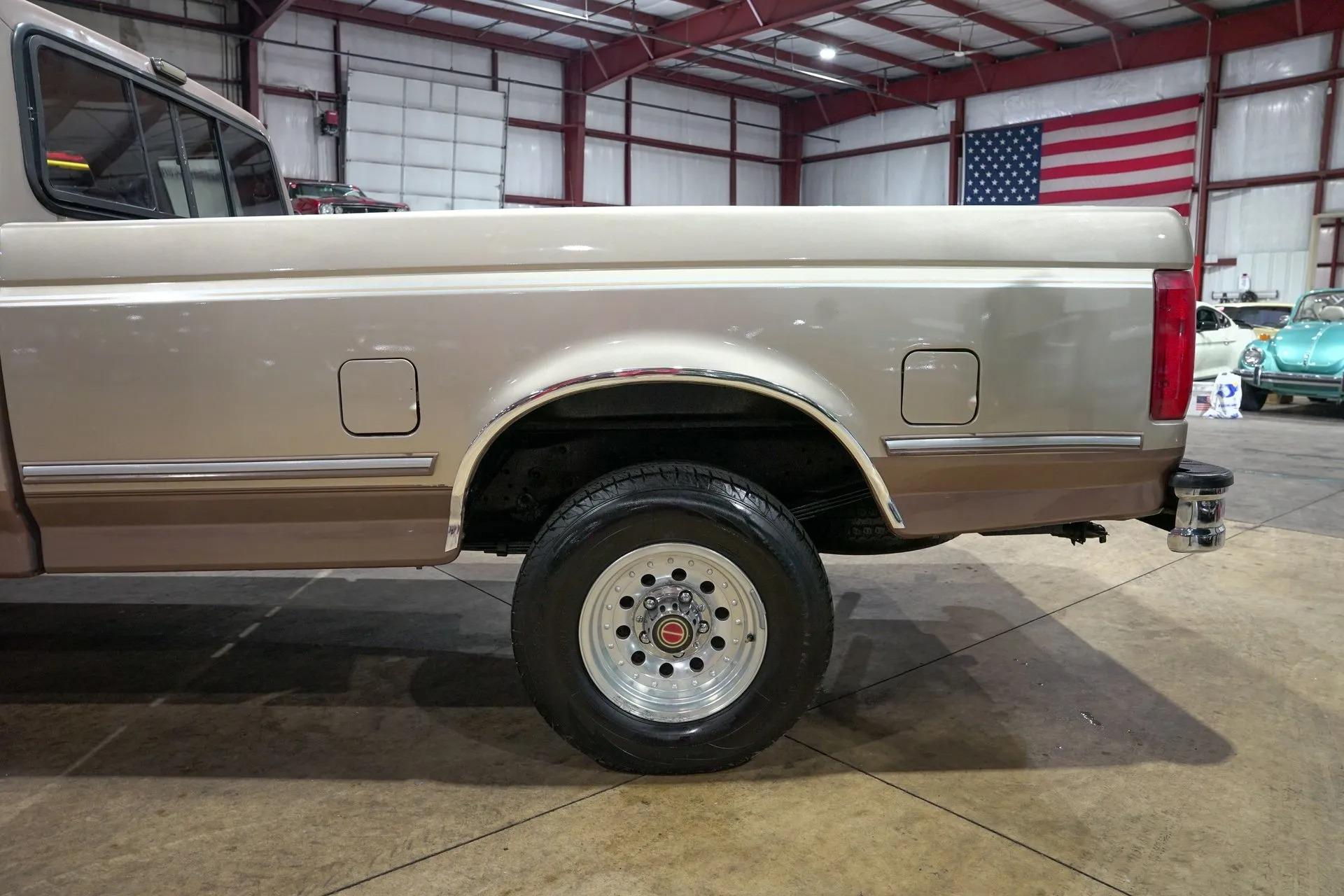 1993 Ford F-150 XLT - 5