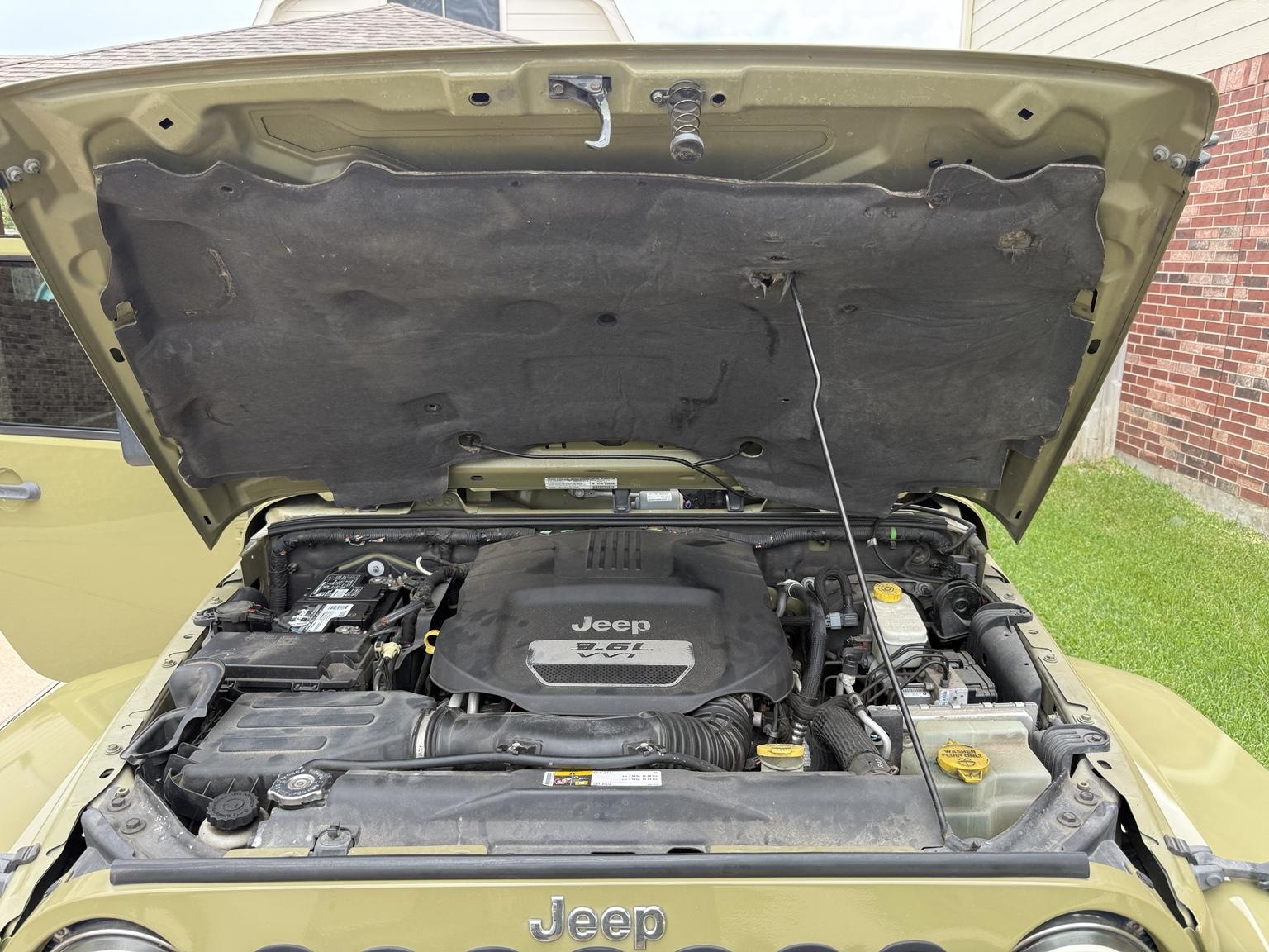 2013 Jeep Wrangler Sahara